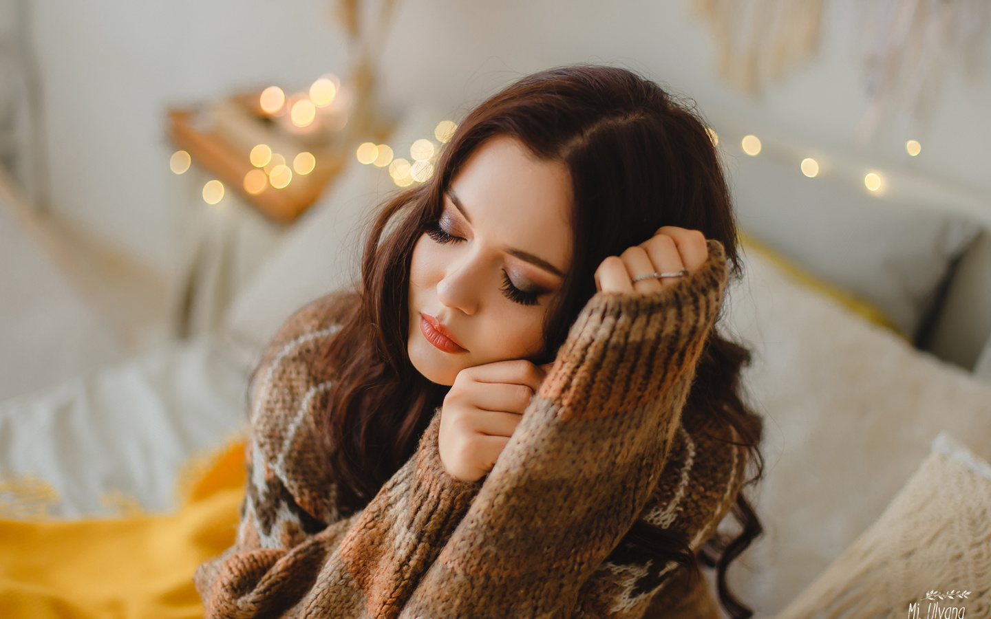 women, portrait, closed eyes, bokeh, sweater, face, make up, red lipstick, 