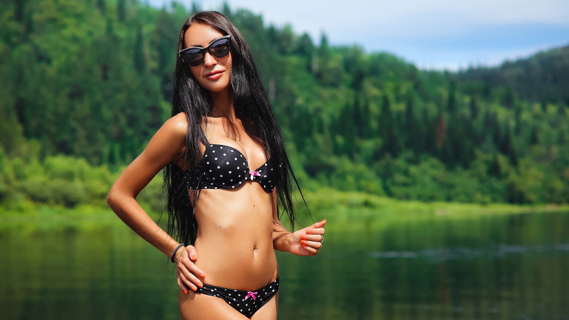 women, polka dots, brunette, river, black bikini, skinny, long hair, ribs, women outdoors, sunglasses, belly, smiling