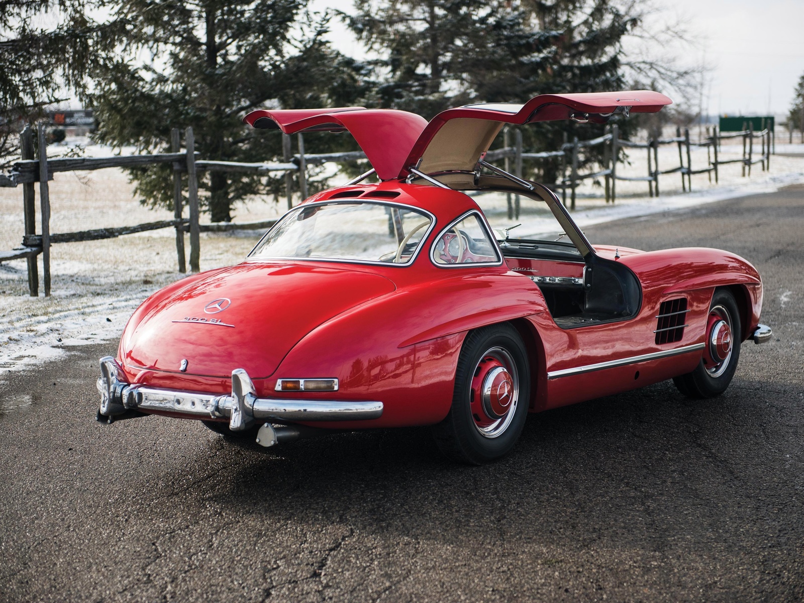 1950s mercedes, 300sl, gullwing sells, for, 830, 000