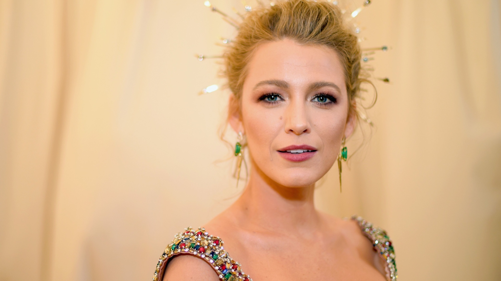 hot celebrities, blake lively