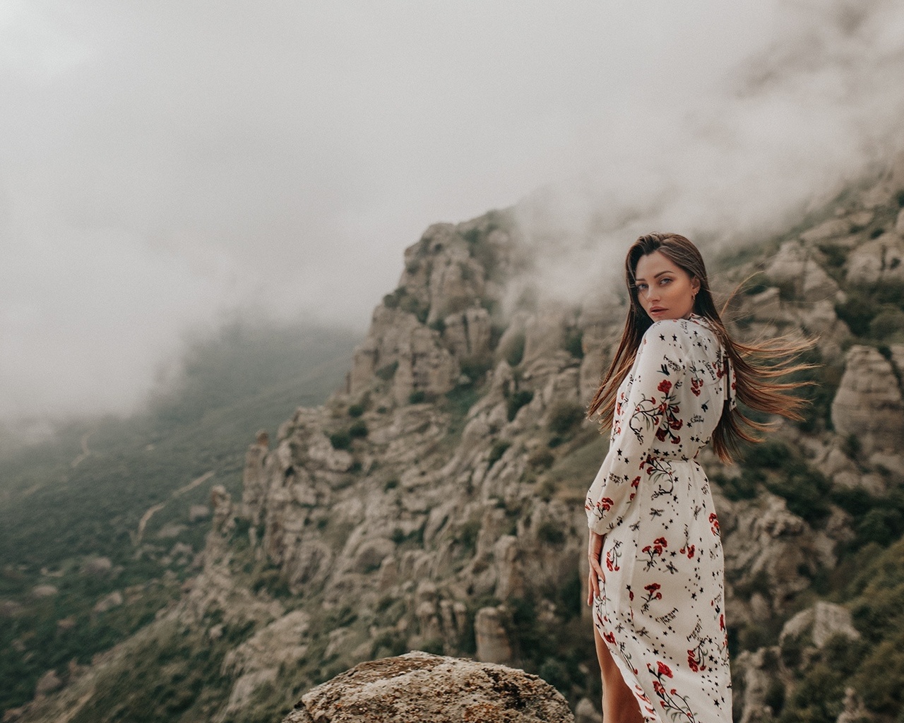 красивые фото в горах девушка
