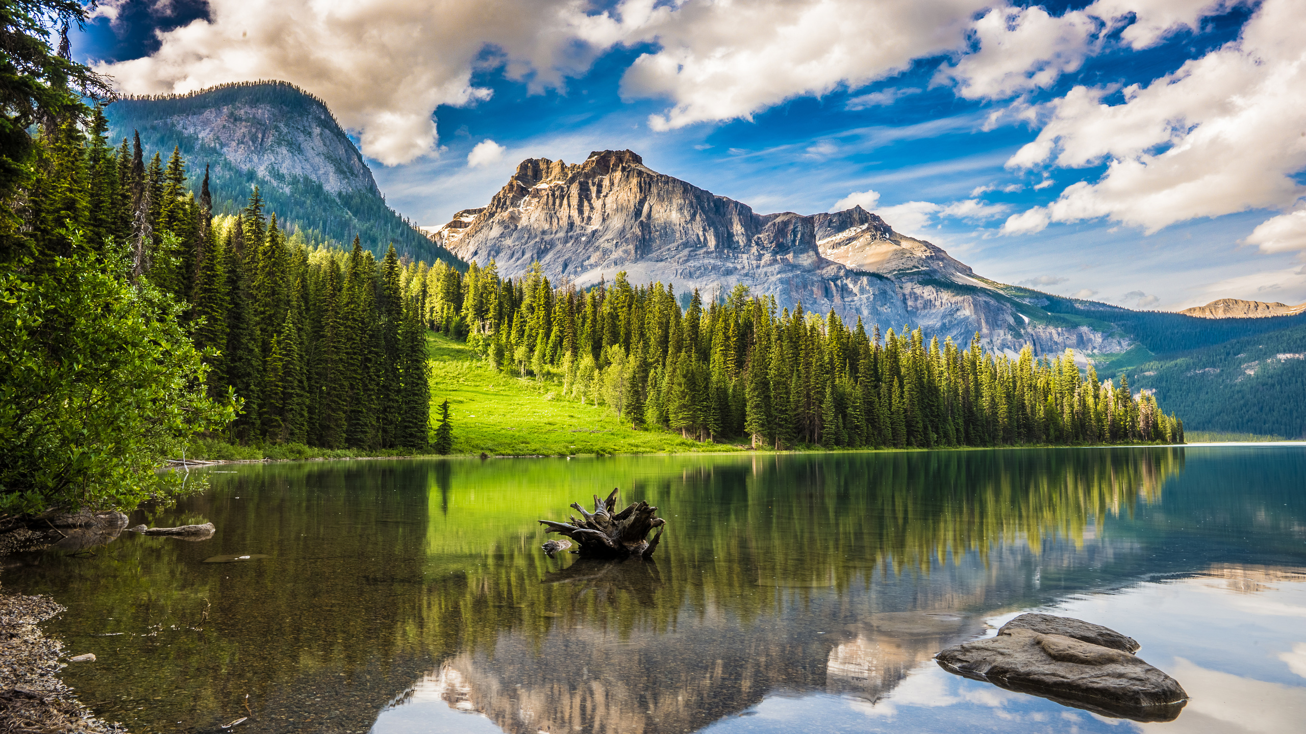 emerald, lake in, banff, national park