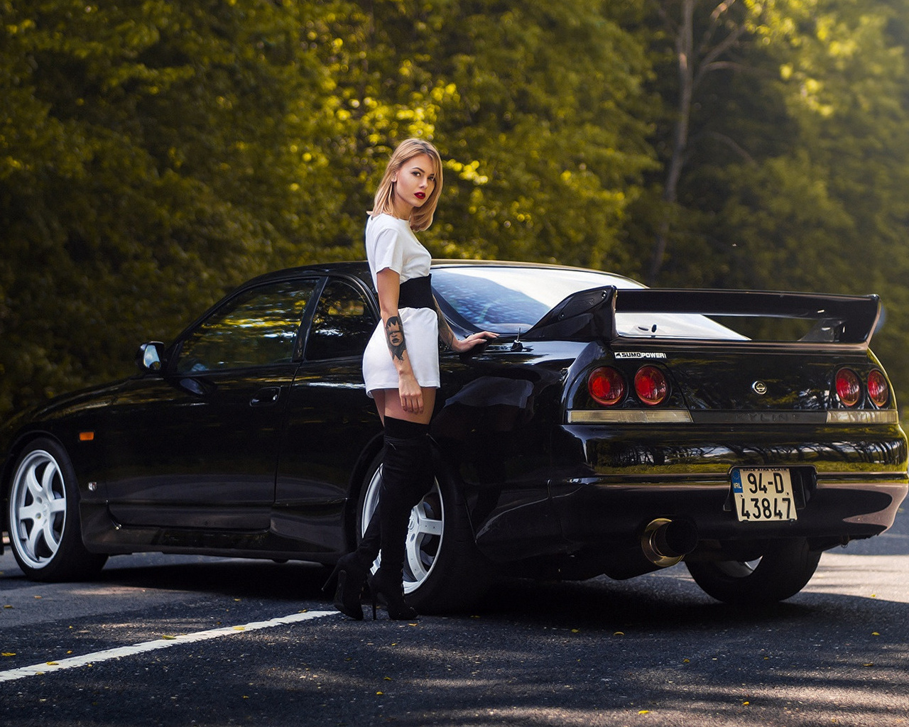 nissan skyline, r34, girl, women, city, black car, blonde, street, dress, tattoo, road