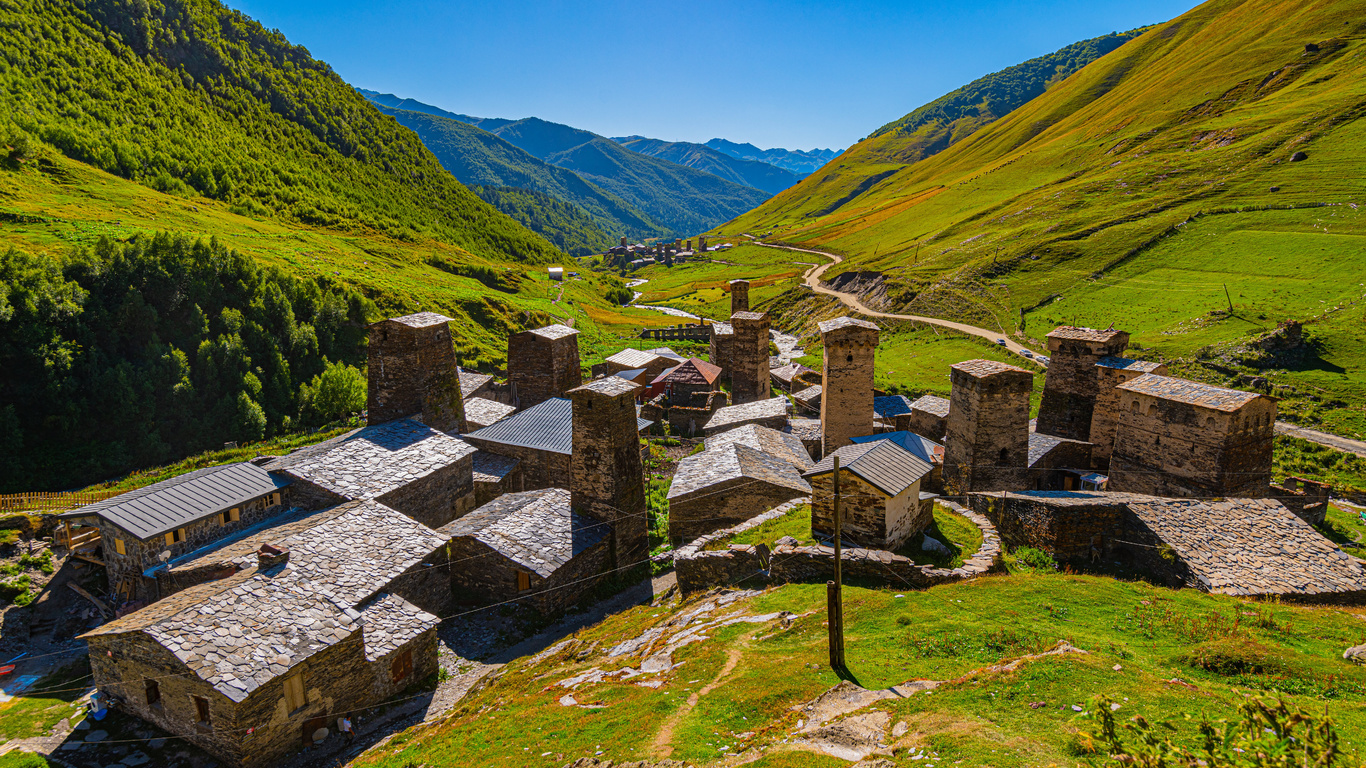 Картинки грузия, горы, дома, ushguli village, svaneti, долина, природа -  обои 1366x768, картинка №405292