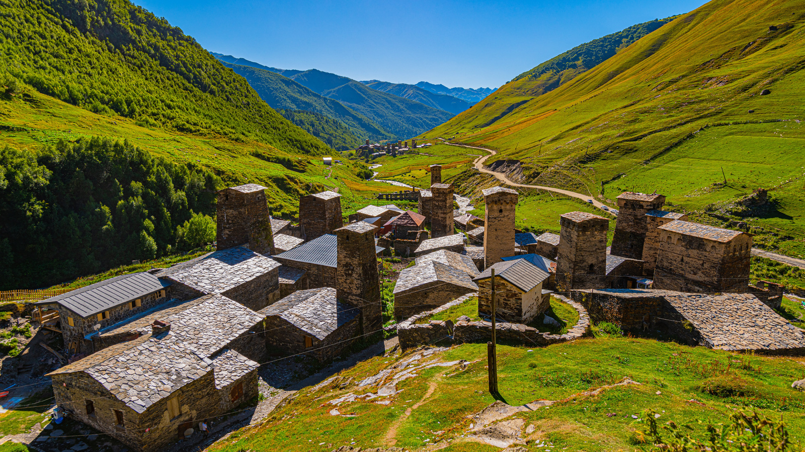 Картинки грузия, горы, дома, ushguli village, svaneti, долина, природа -  обои 1600x900, картинка №405292