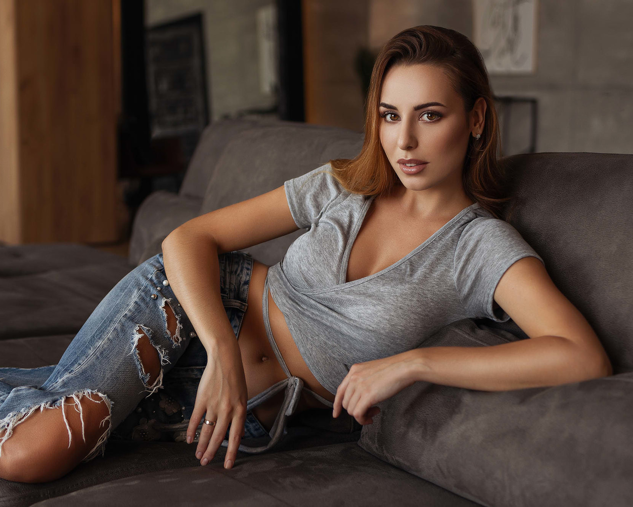 women, jeans, belly, couch, cleavage, torn jeans, women indoors