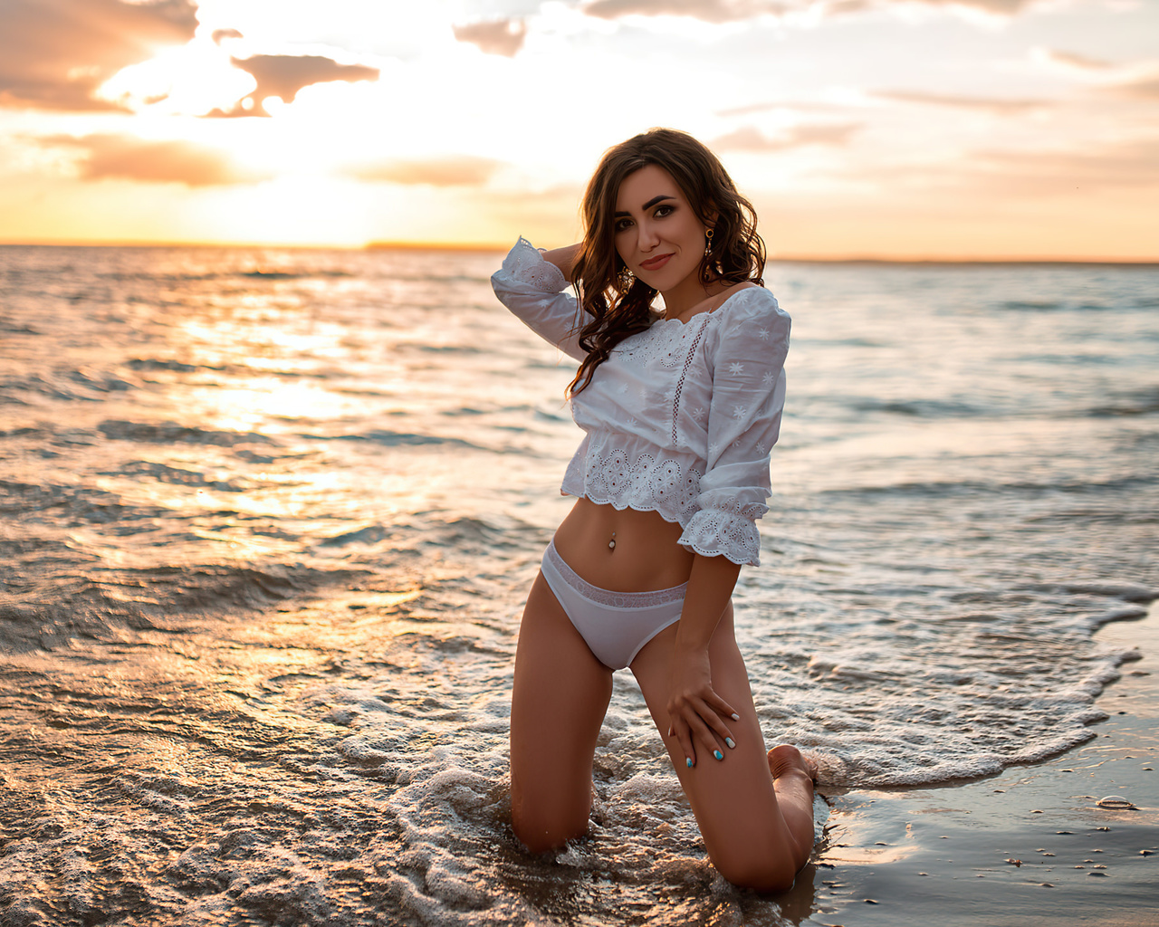 women, brunette, sunset, beach, sea, women outdoors, smiling, belly, pierced navel, white clothing, kneeling