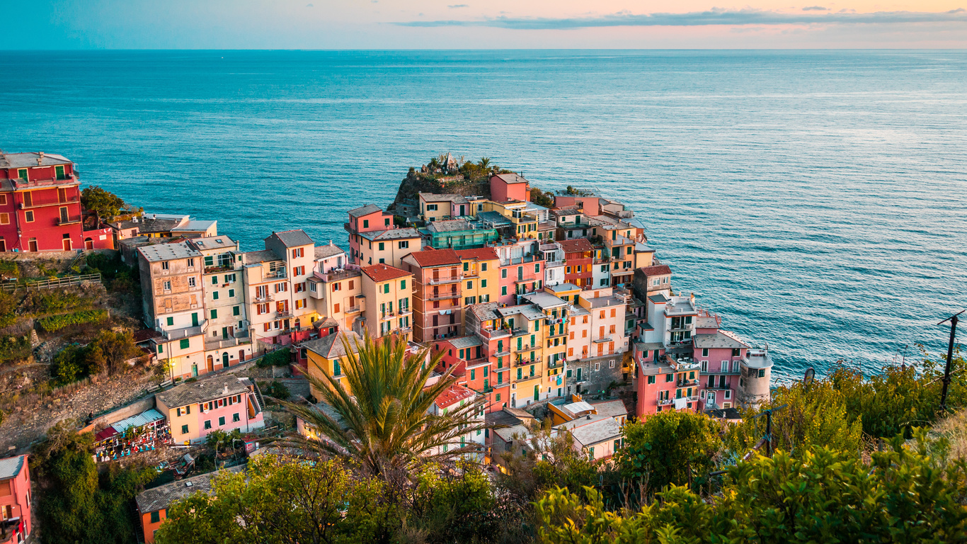 Картинки море, дома, италия, Чинкве-терре, парк, manarola, riomaggiore,  горизонт, город - обои 1366x768, картинка №413145