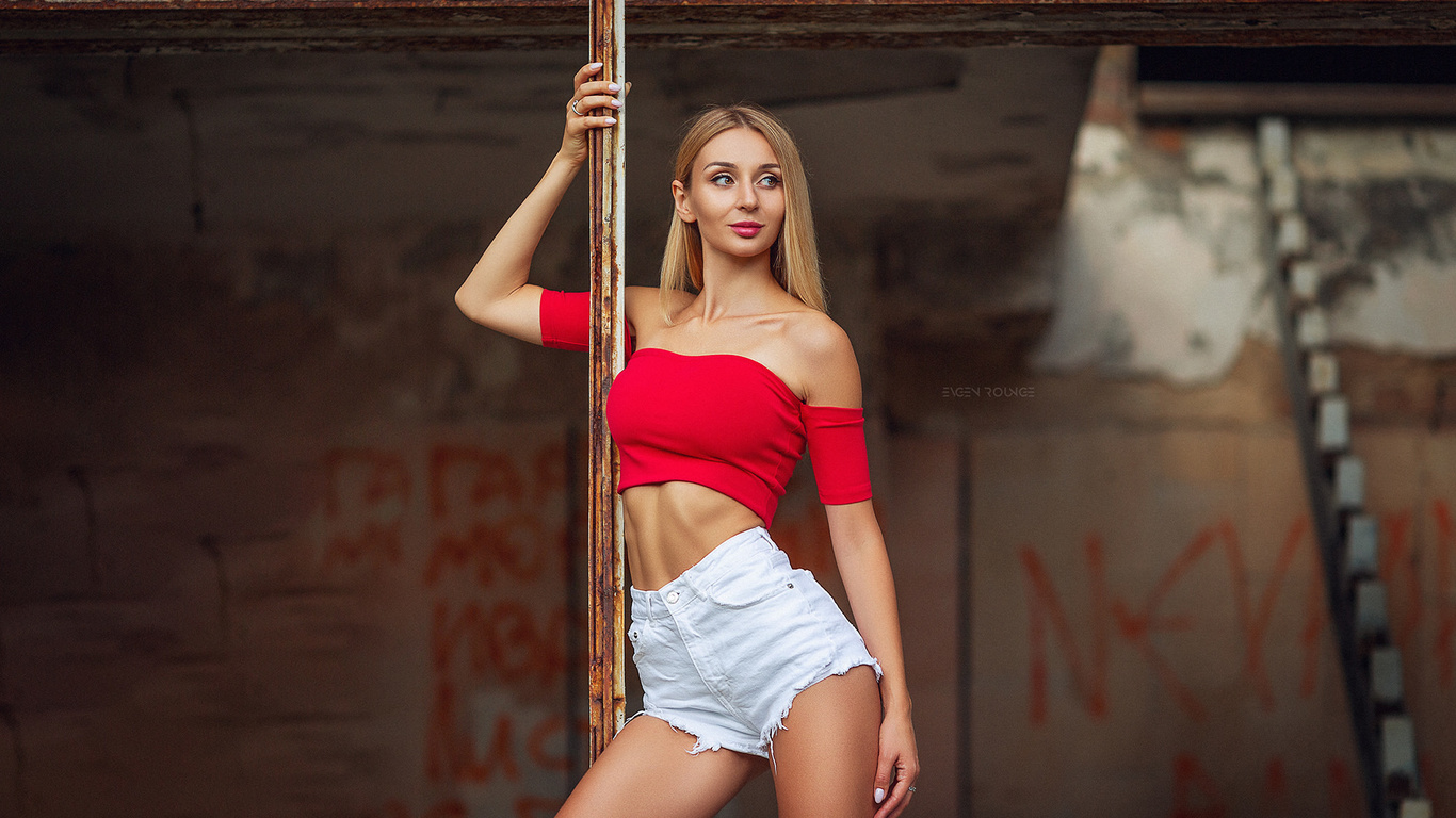 women, brunette, jean shorts, skinny, bare shoulders, looking away