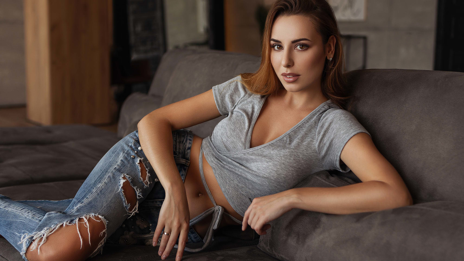 women, jeans, belly, couch, cleavage, torn jeans, women indoors