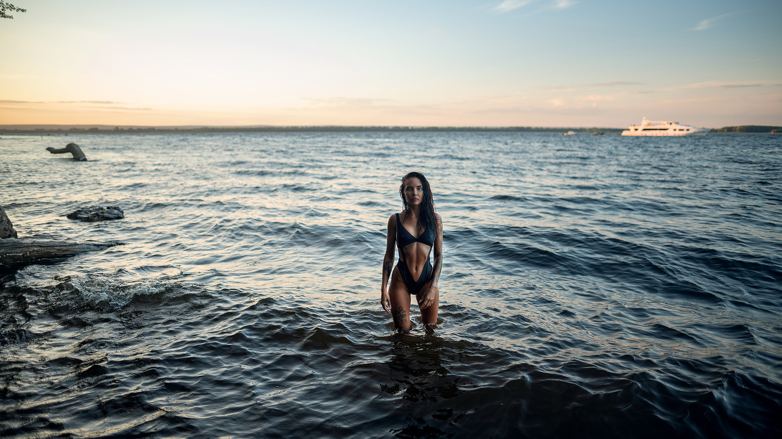 women, brunette, yach, tbelly, wet hair, wet body, women outdoors, one-piece swimsuit, swimwear, hips,  