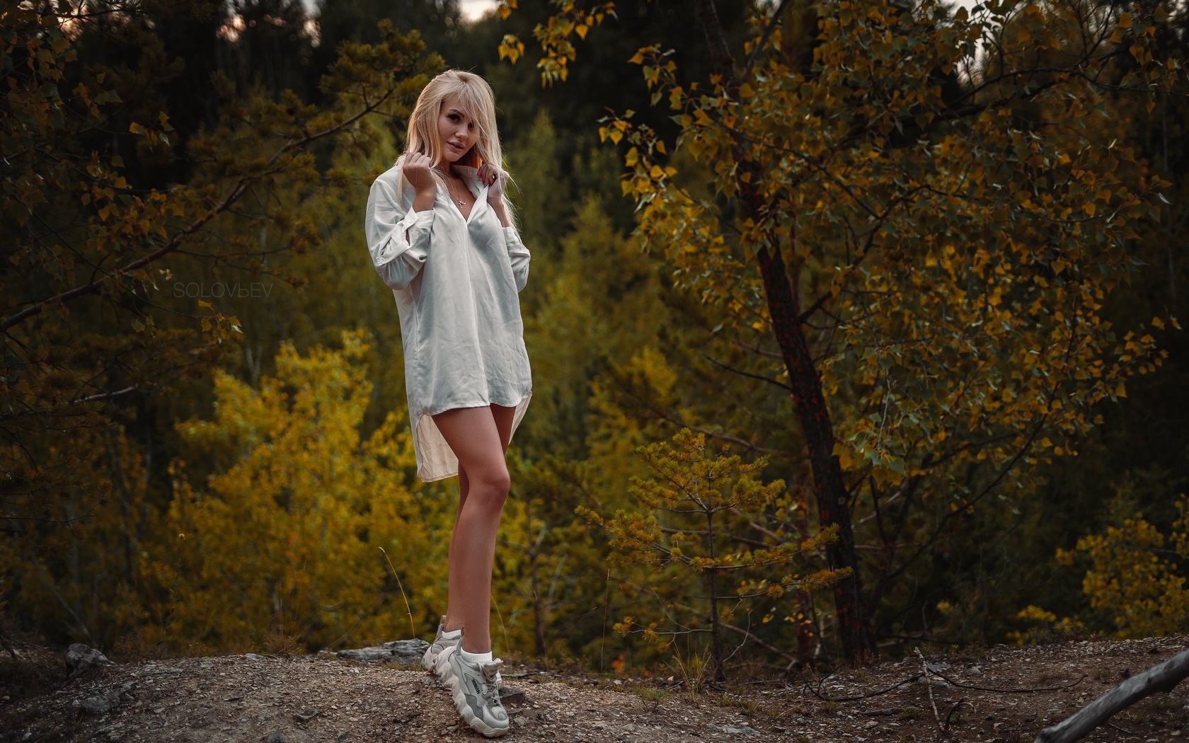 women, blonde, arina semionova, artem solovev, sneakers, white socks, women outdoors, white shirt, brunette, necklace