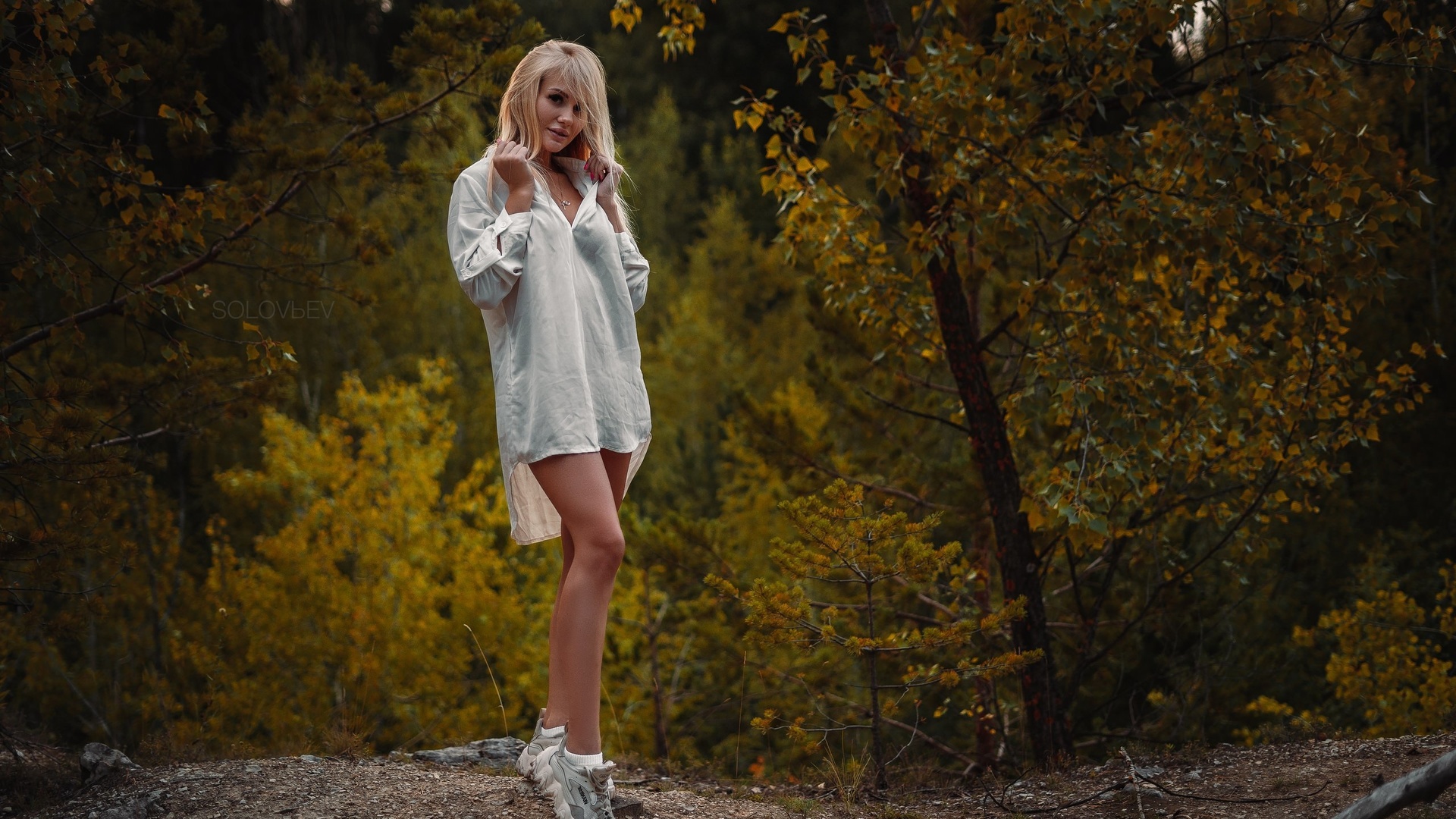 women, blonde, arina semionova, artem solovev, sneakers, white socks, women outdoors, white shirt, brunette, necklace