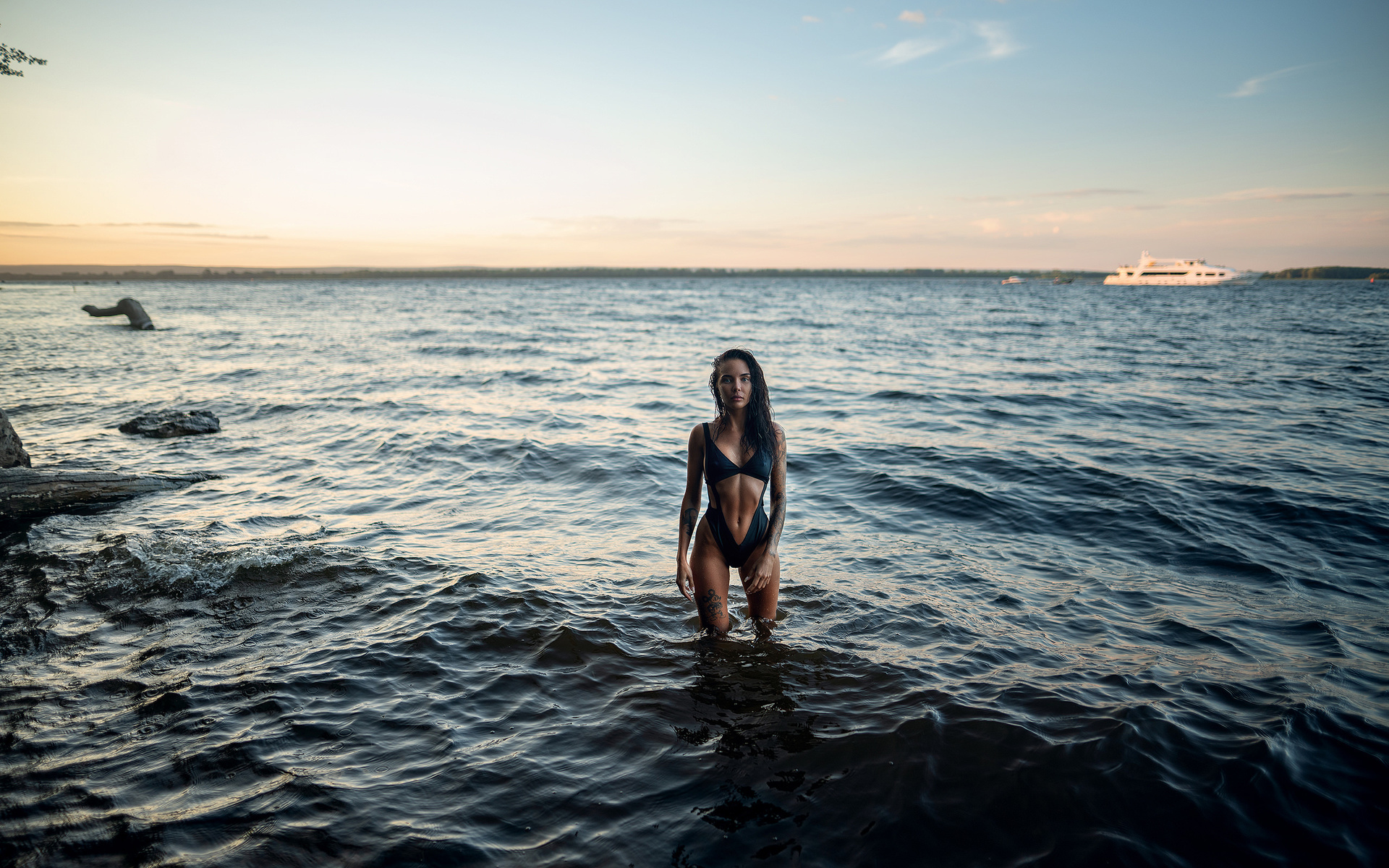 women, brunette, yach, tbelly, wet hair, wet body, women outdoors, one-piece swimsuit, swimwear, hips,  