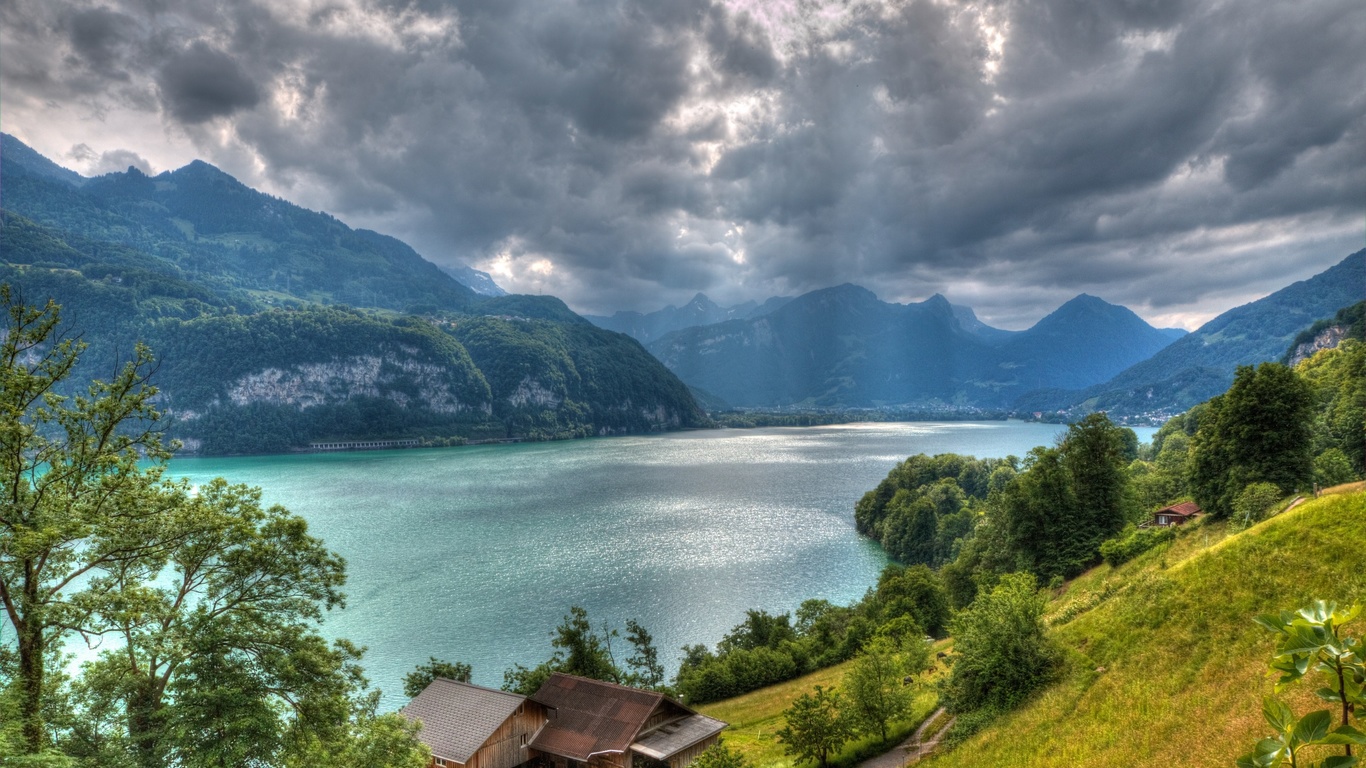 Картинки озеро, горы, дома, швейцария, lake, walensee, альпы, тучи, hdr,  природа - обои 1366x768, картинка №419883