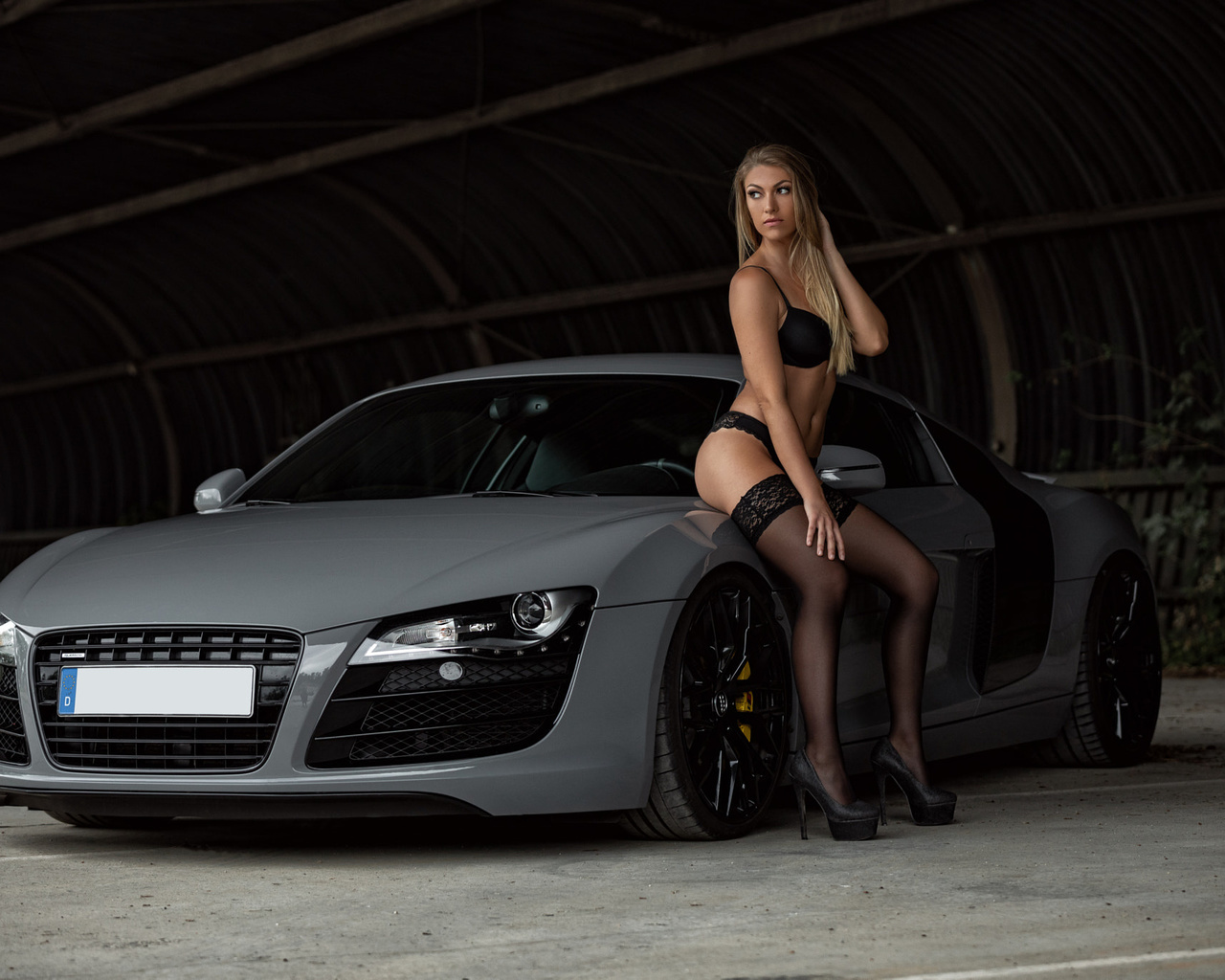 women, blonde, car, high heels, black lingerie, brunette, belly, ass, looking away, women with cars