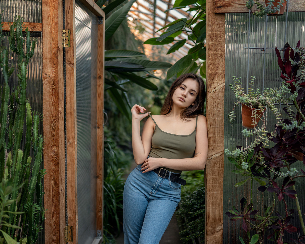 women, jeans, belt, plants, black belt, brown eyes