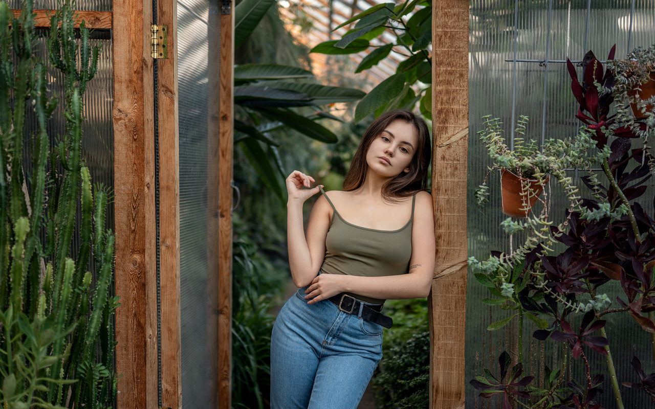 women, jeans, belt, plants, black belt, brown eyes