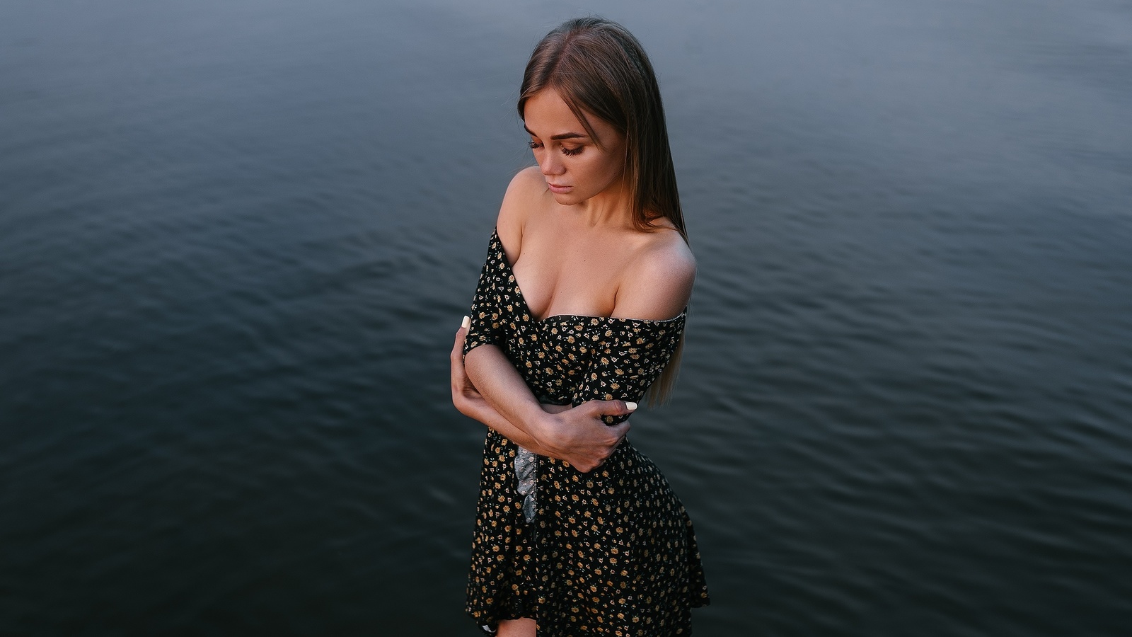 women, water, arms crossed, women outdoors, bare shoulders, closed eyes, dress, white nails