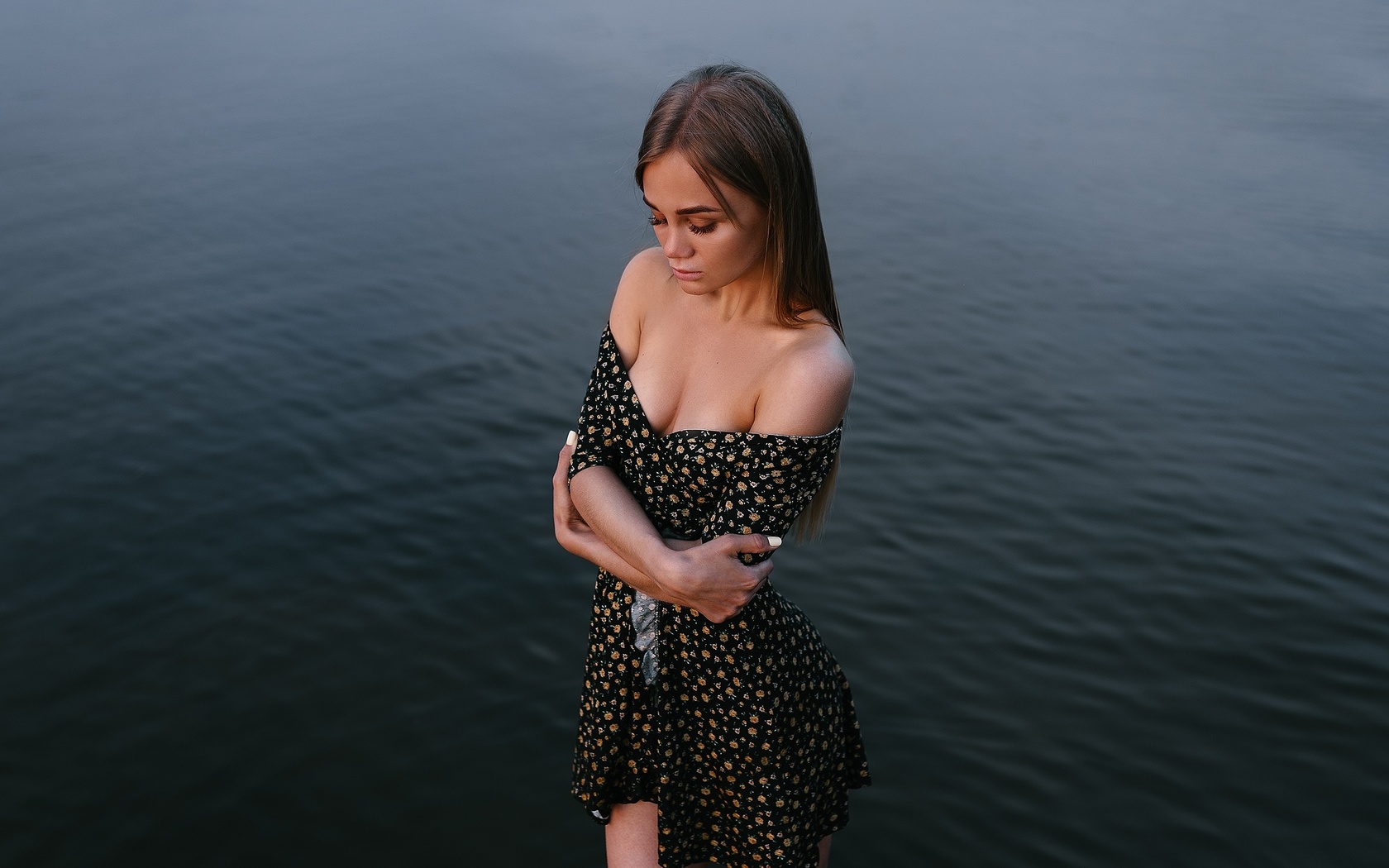 women, water, arms crossed, women outdoors, bare shoulders, closed eyes, dress, white nails