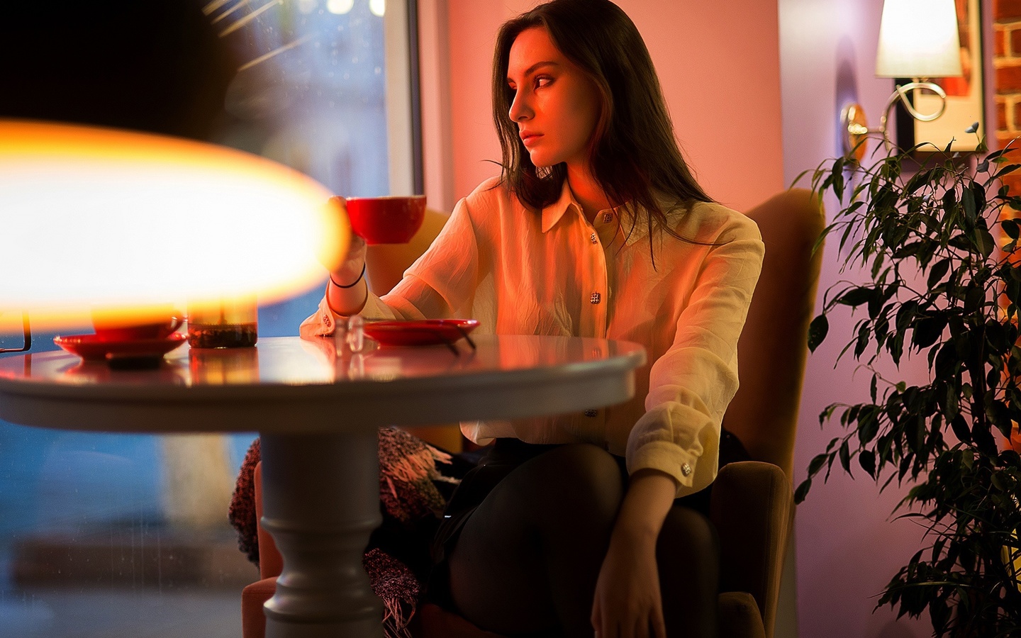 coffee shop, coffee, model, brunette, women, table, window, chair, blouse, glasses, bokeh, lamp