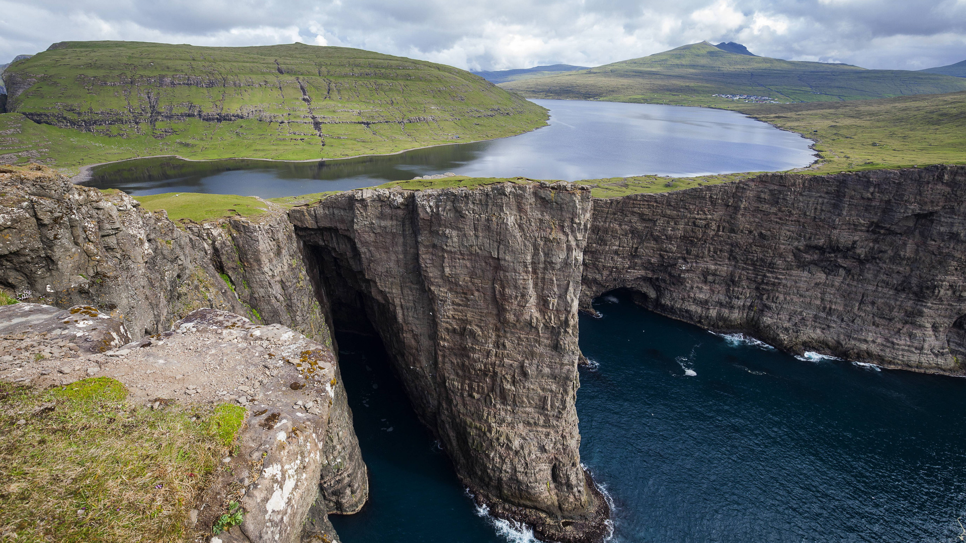 lake, sorvagsvatn, faroe, islands, nature, landscape, water