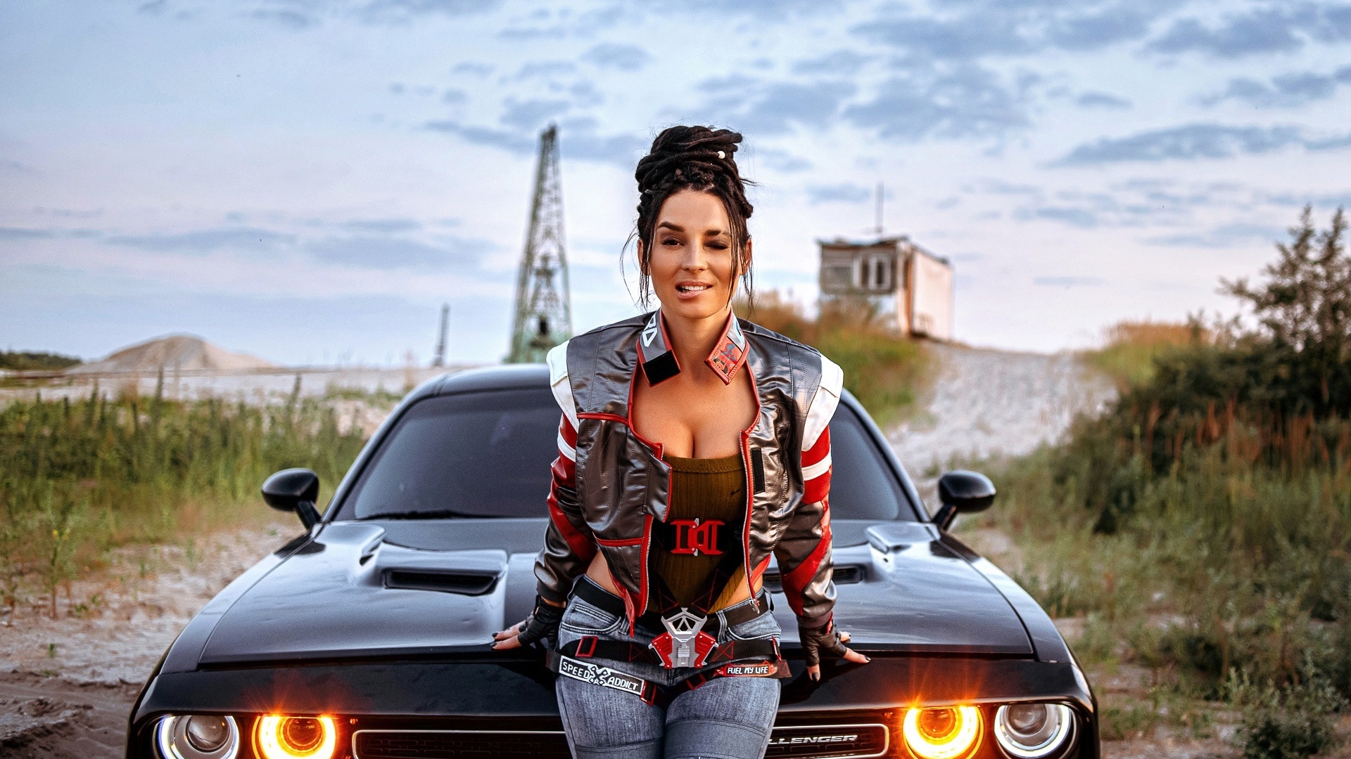 Картинки anna shakhovskaya, cyberpunk, cyberpunk 2077, panam palmer, dodge  challenger, video games girl, video games, jeans, leather jacket, women  outdoors, sky, clouds, biting lip, bodysuit, gloves, video games girls -  обои 1920x1080,