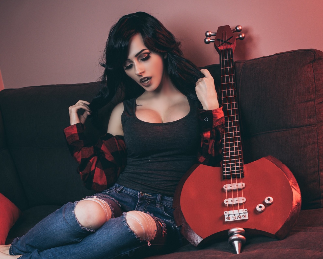 taylor bloxam, women, model, brunette, cosplay, women indoors, indoors, couch, electric guitar, jeans, t-shirt, plaid shirt, torn jeans, tattoo, neckline, makeup, vampire, vampires