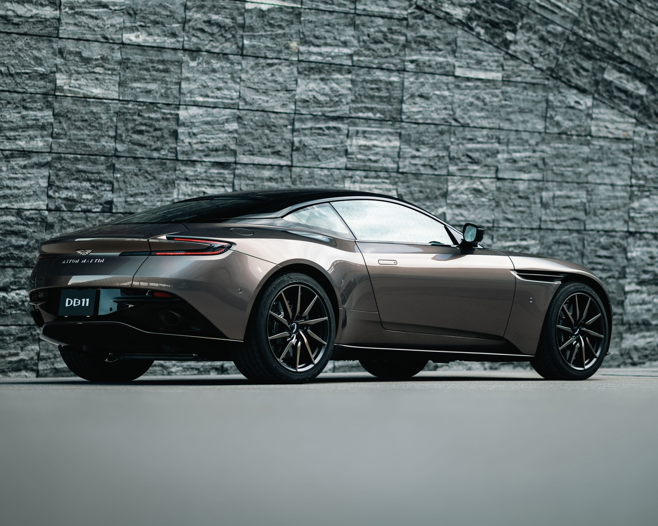 q, by, aston martin, db11, v8, w1