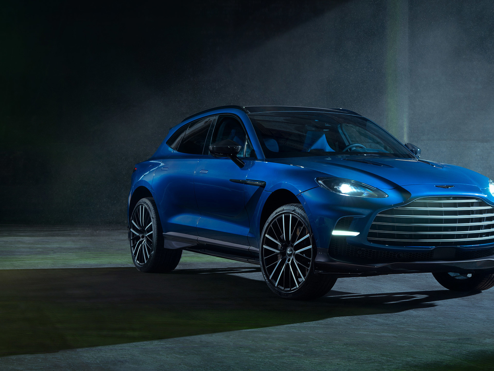 2023, aston martin, dbx707