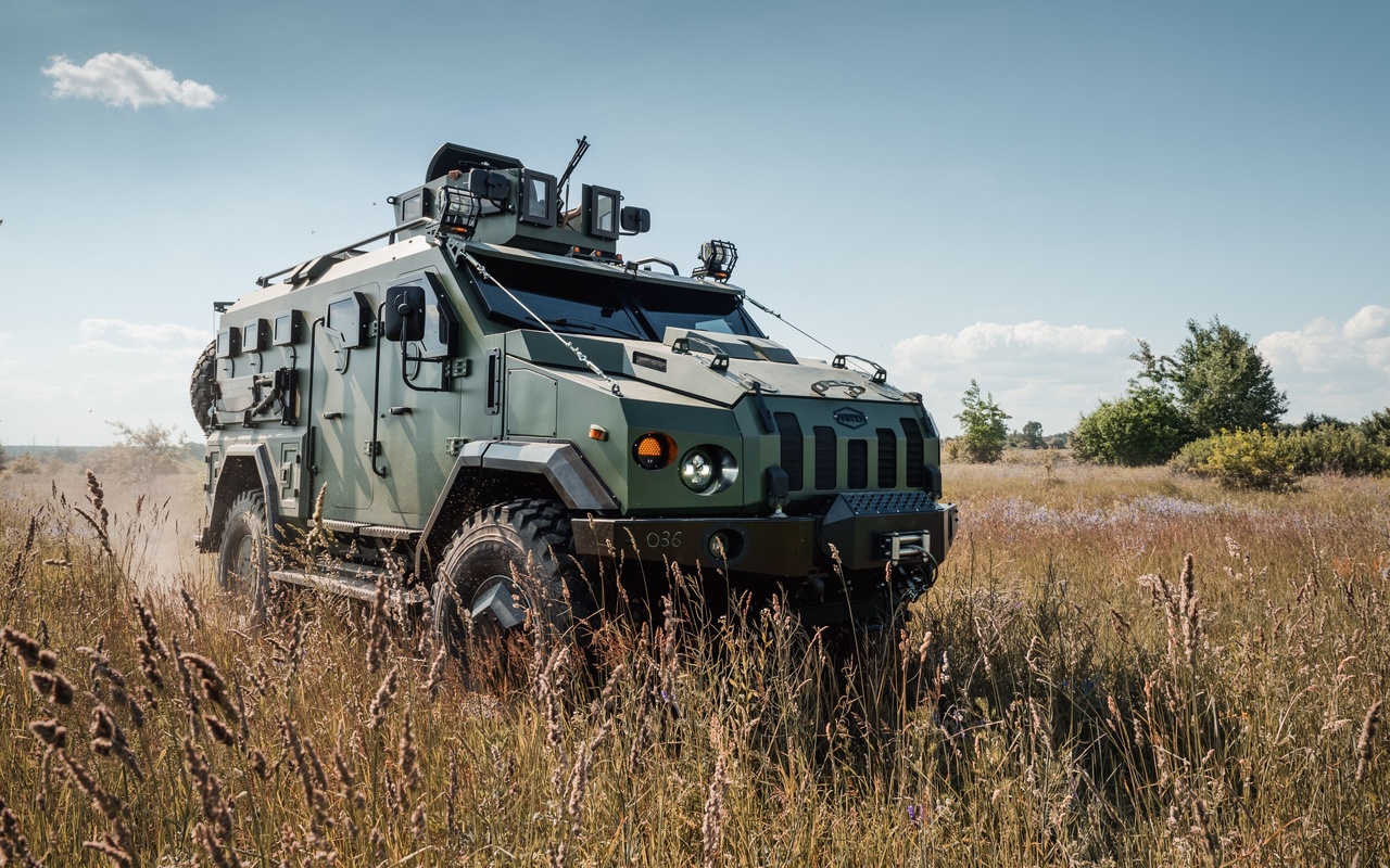 ukrainian army, , 2022, ukraine, , armored personnel carrier, varta