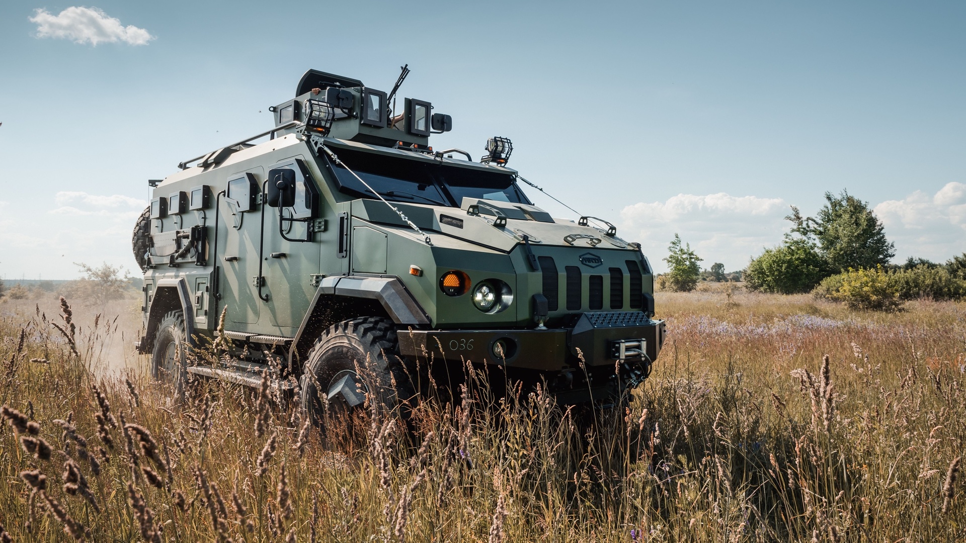 ukrainian army, , 2022, ukraine, , armored personnel carrier, varta