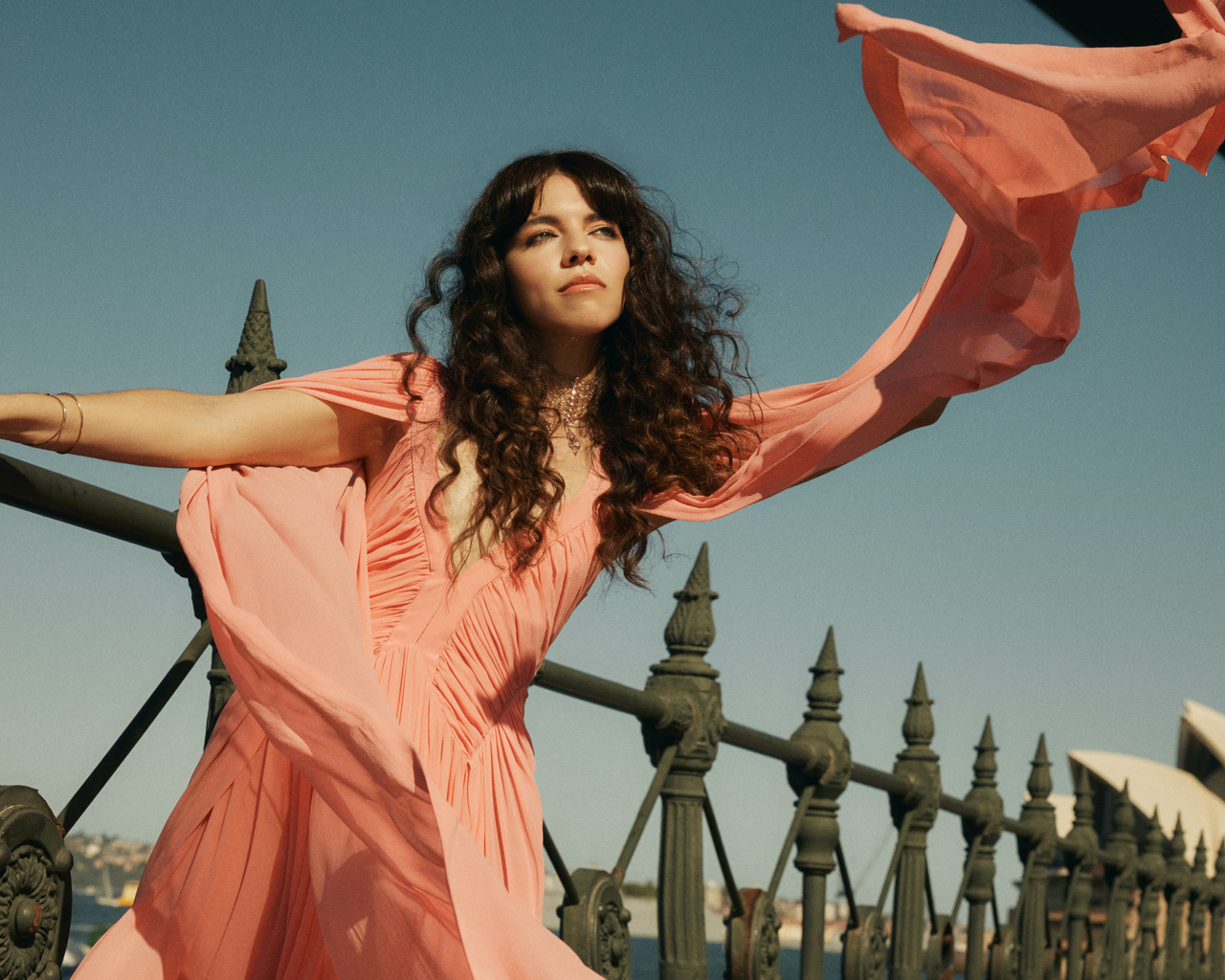 azure ryder, australian singer, sydney harbour bridge, feeling good