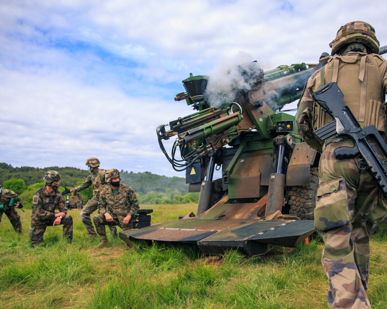 marine artillery regiment, military camp of canjuers, self propelled gun, france, us marine corps, caesar