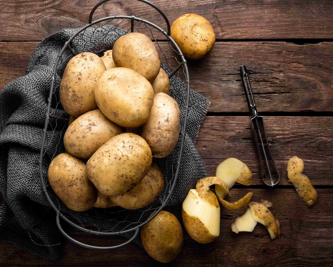 freshly picked potatoes, food, vegan