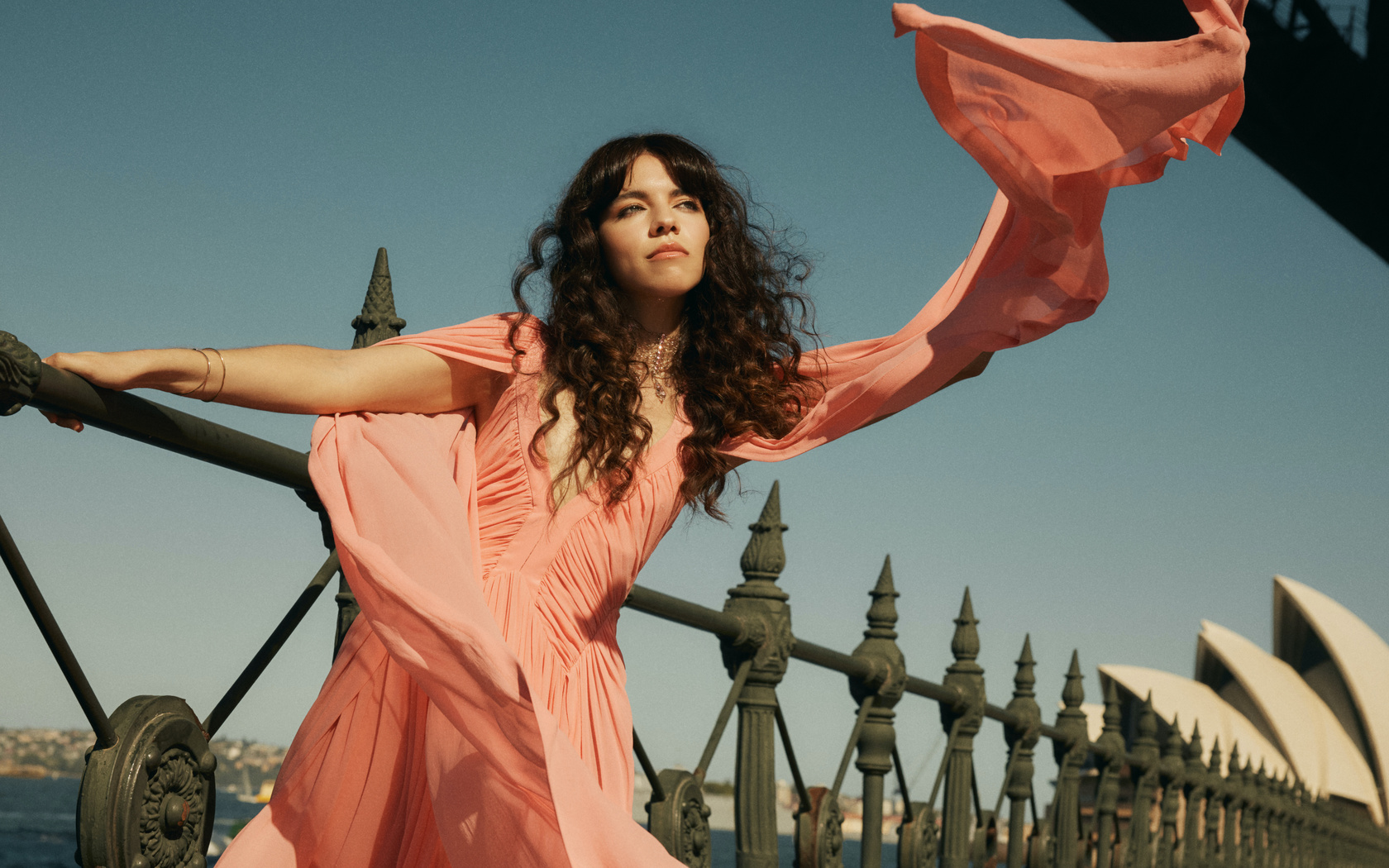 azure ryder, australian singer, sydney harbour bridge, feeling good