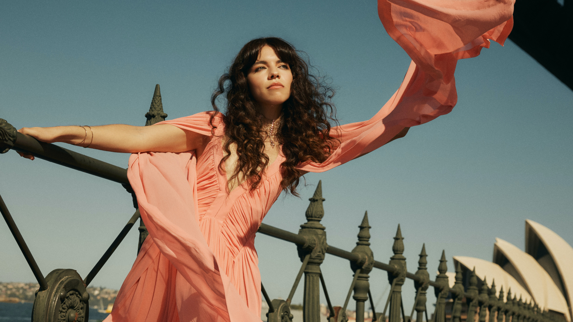 azure ryder, australian singer, sydney harbour bridge, feeling good