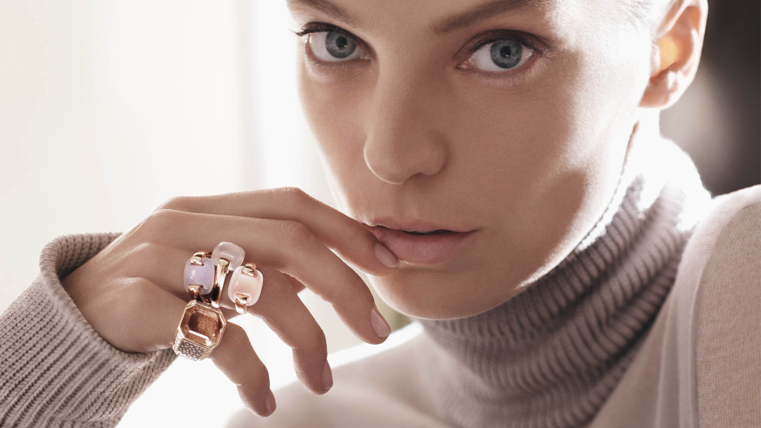 daria werbowy, salvatore ferragamo, jewellery rings