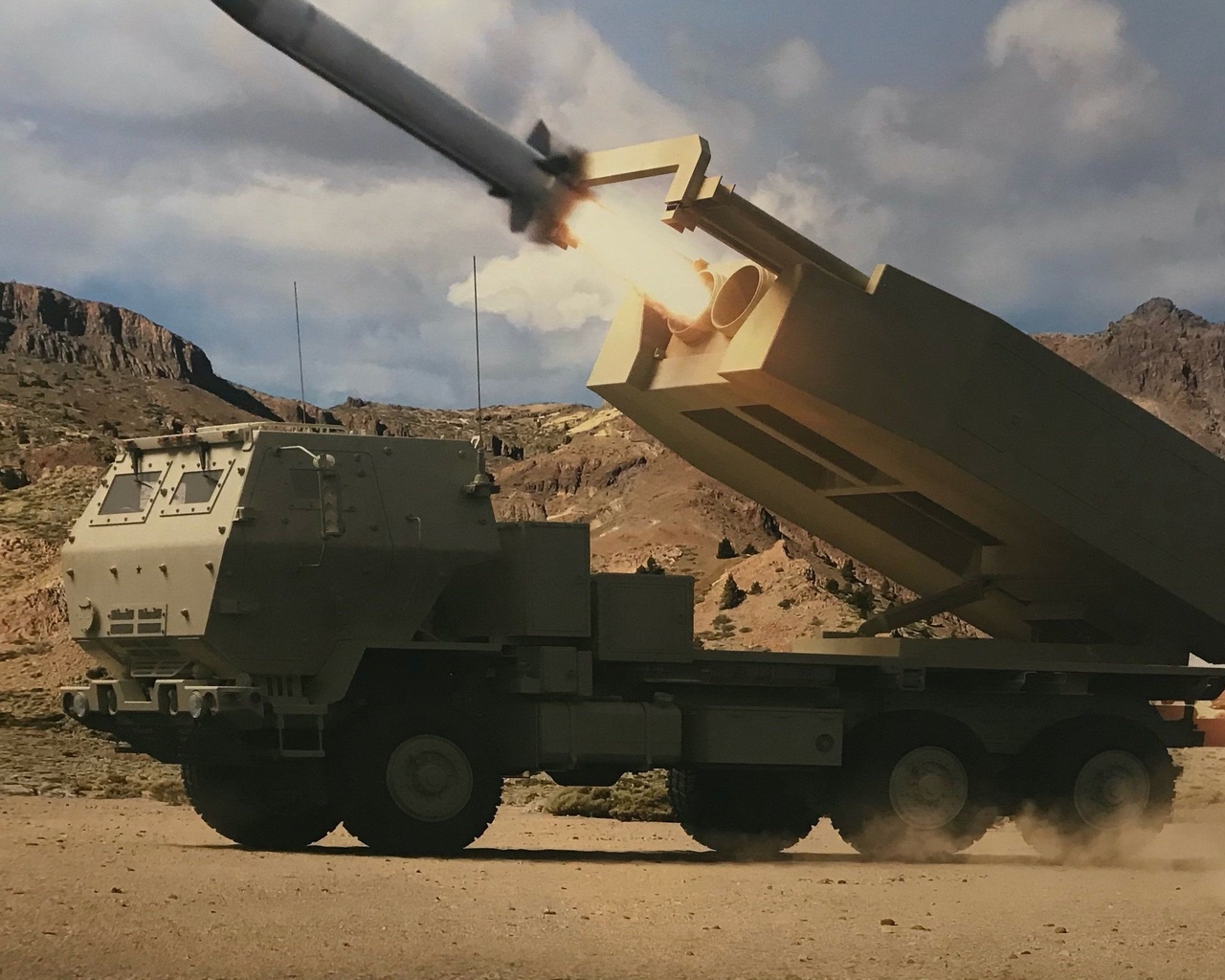 Himars дальность. M142 HIMARS. РСЗО m142. M142 HIMARS США.