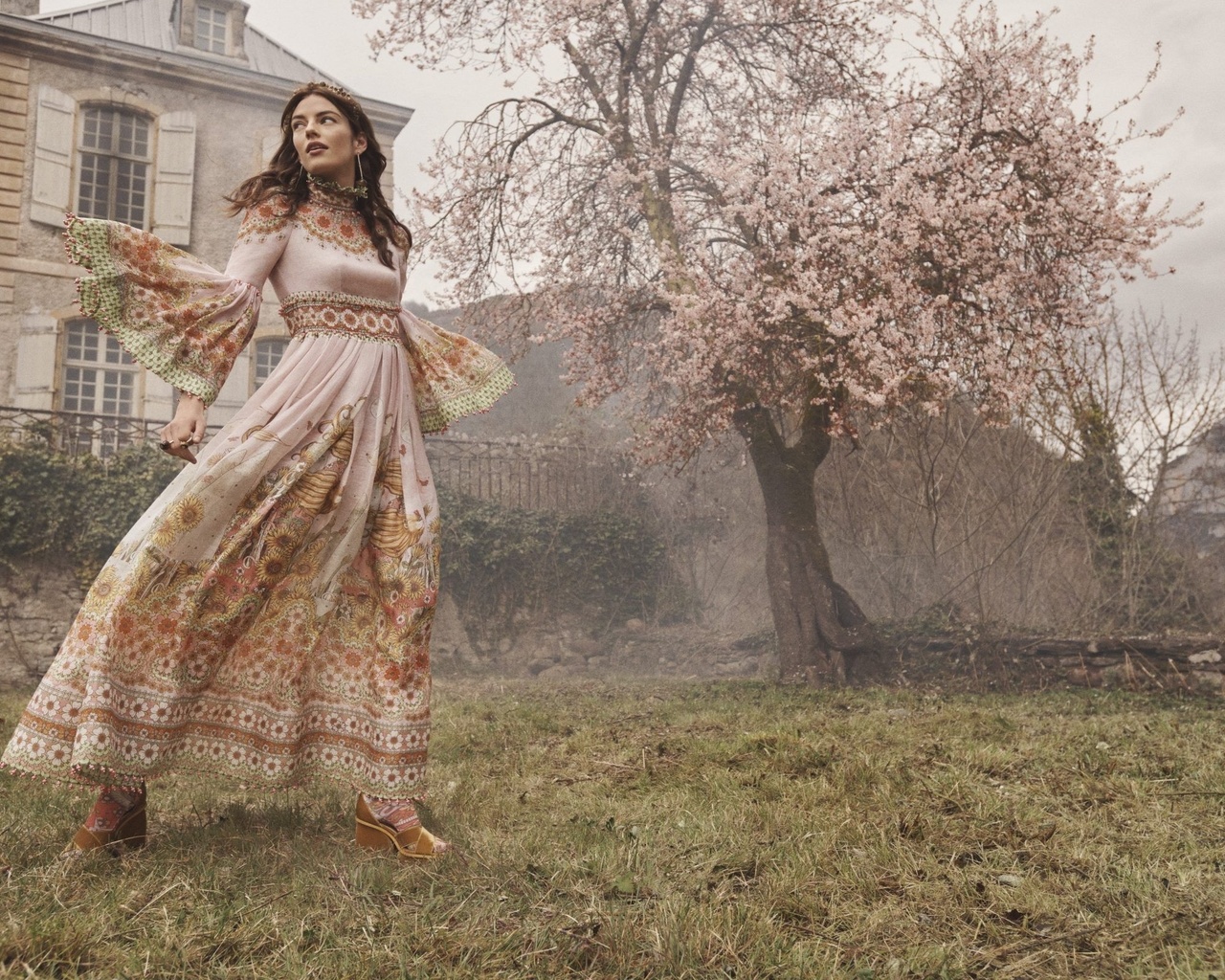 beauise ferwerda, zimmermann fall winter 2022-2023 campaign, chateau de gudanes, france