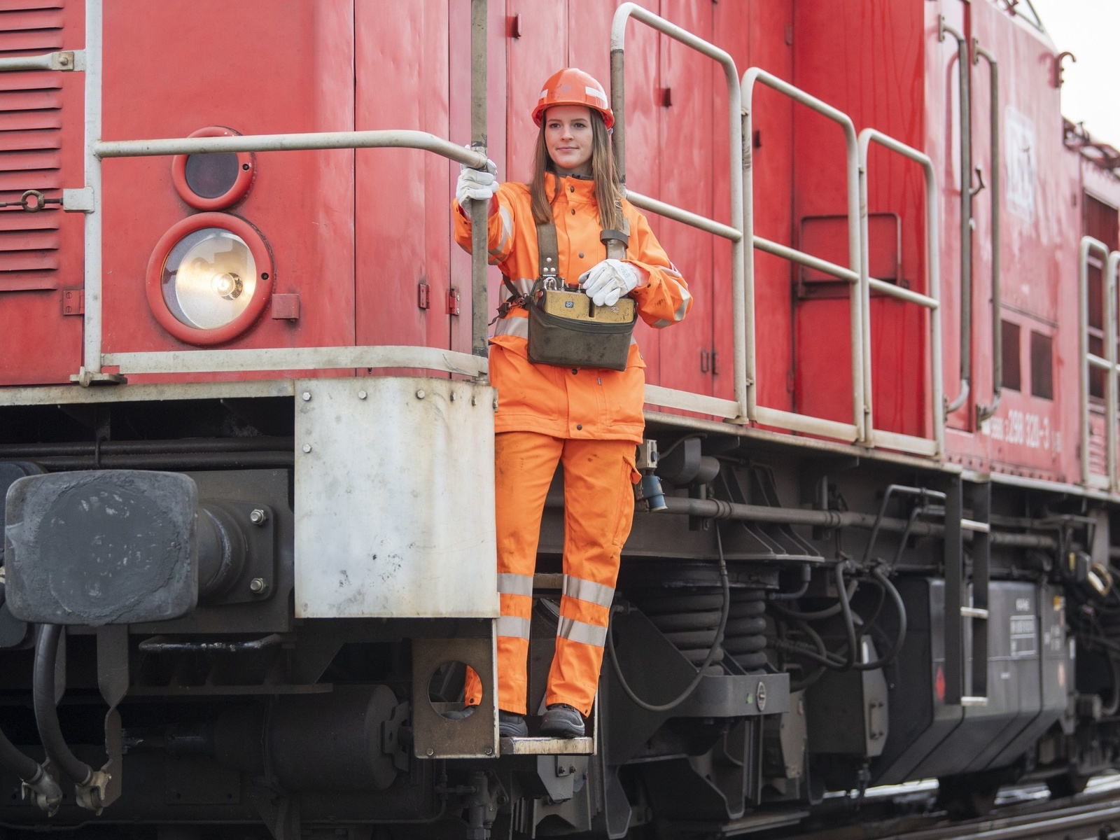 deutsche bahn, locomotive shunter, seddin marshalling yard