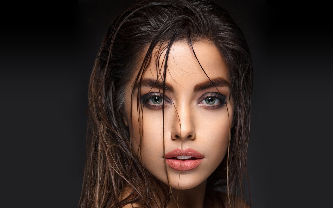 bare shoulders, green eyes, eyes, brunette, long hair, lipstick, women, looking at viewer, face, portrait, model