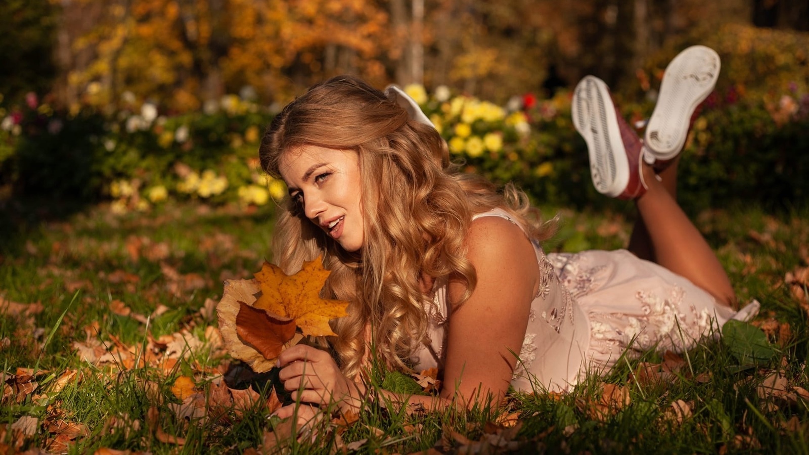 anna kostenko, blonde, model, women, women outdoors, grass, nature, flowers, dress, sneakers