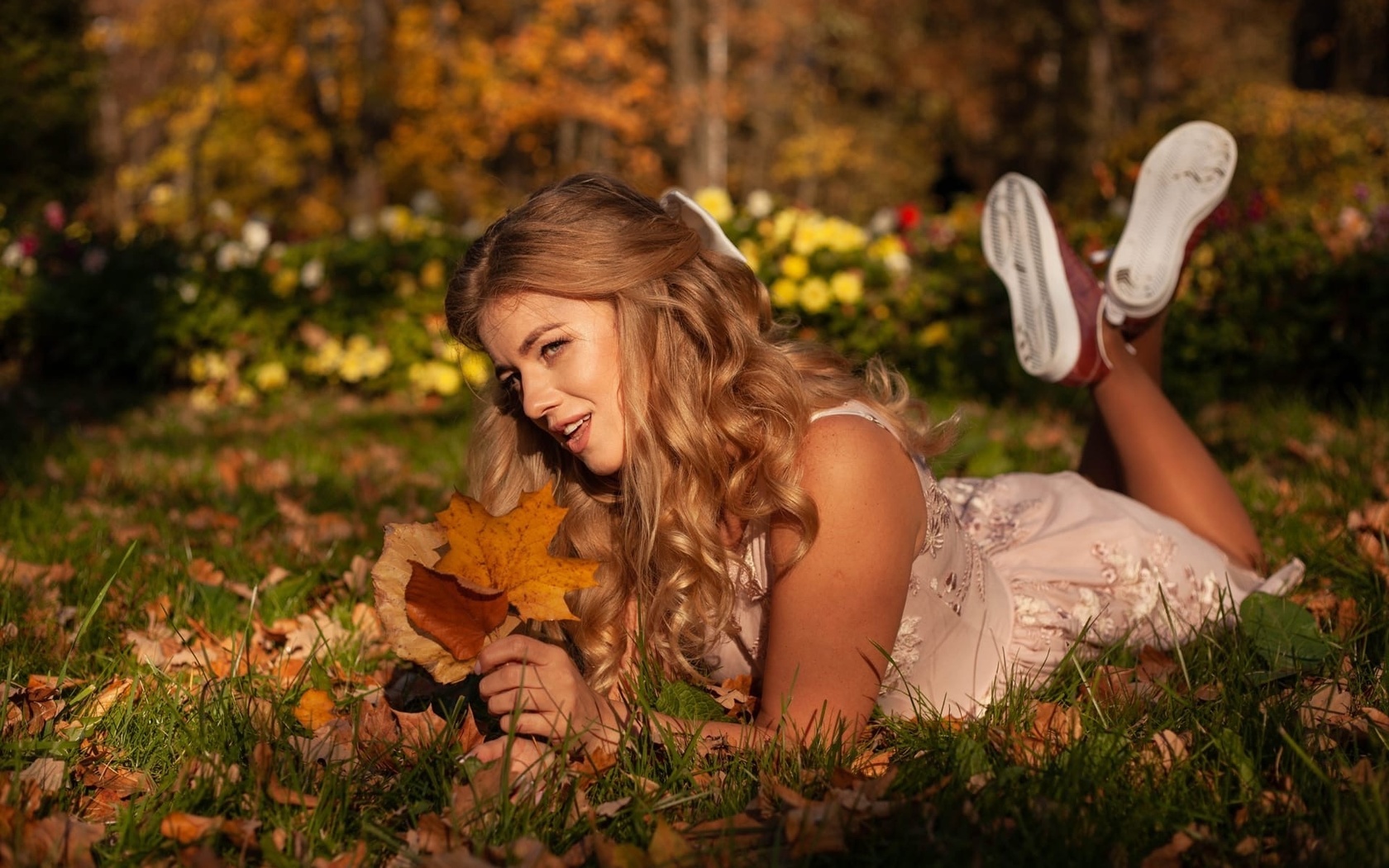 anna kostenko, blonde, model, women, women outdoors, grass, nature, flowers, dress, sneakers