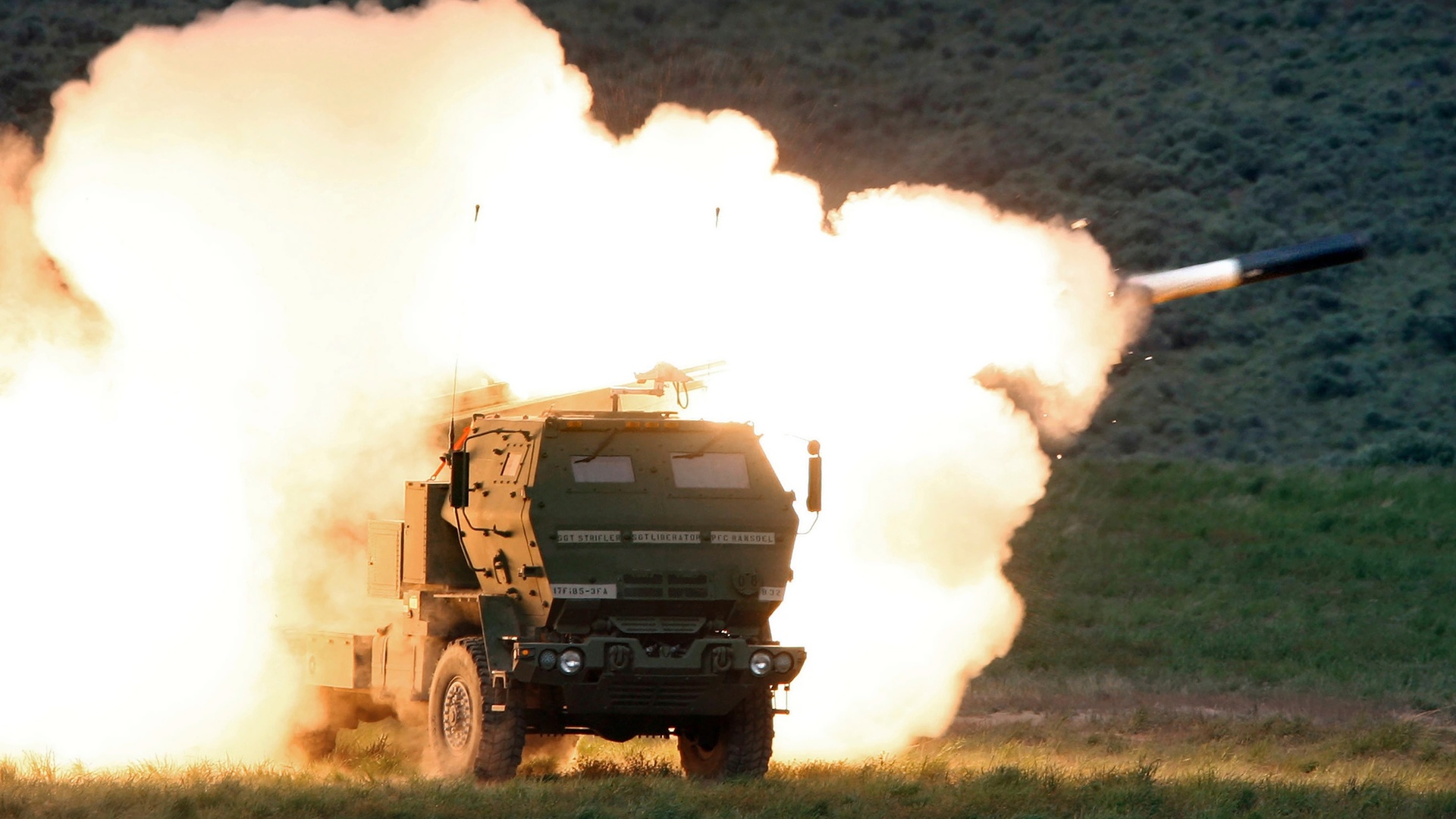 yakima training center, mobile artillery system, himars, combat training