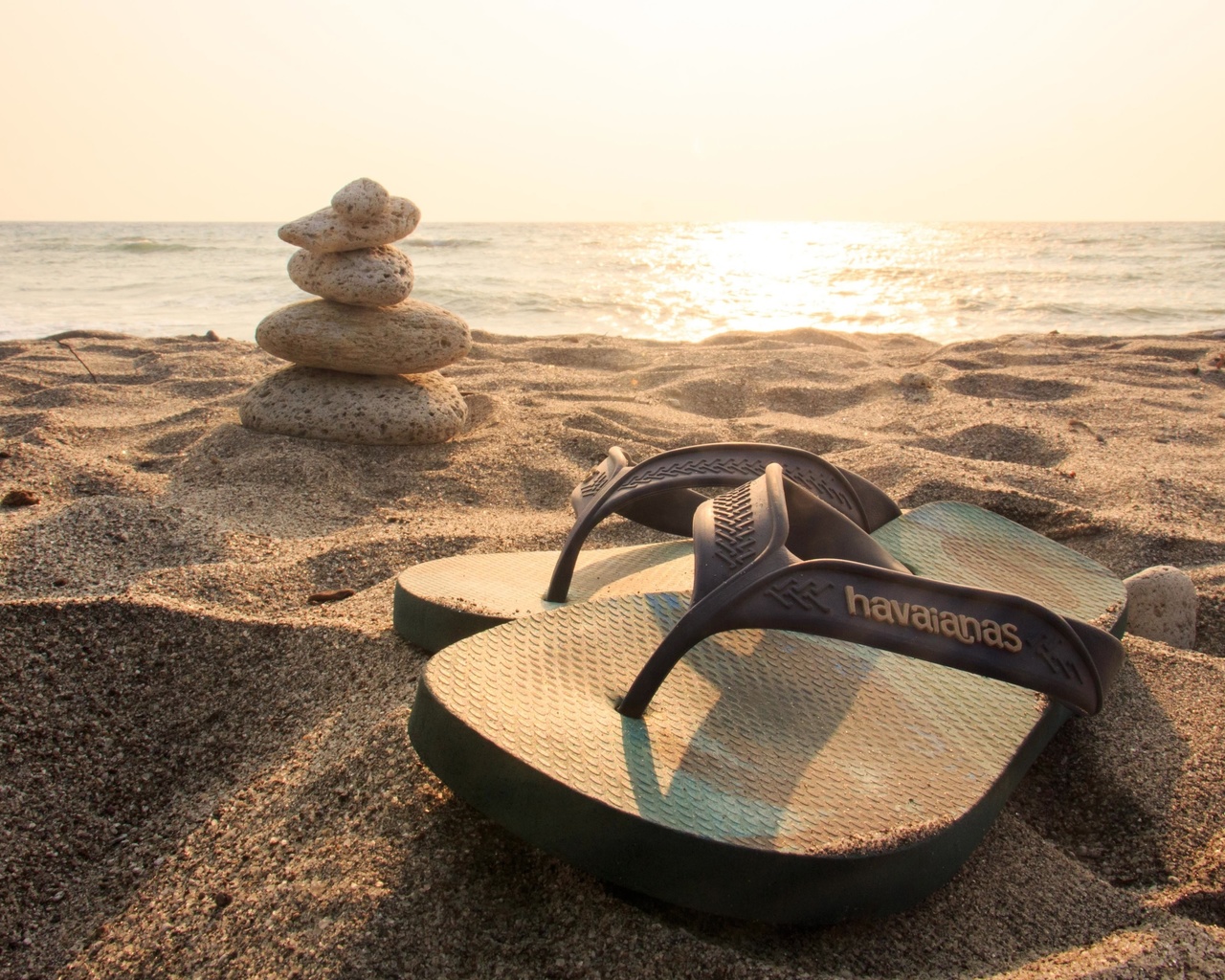 flip flops, beach, havaianas, summer holiday