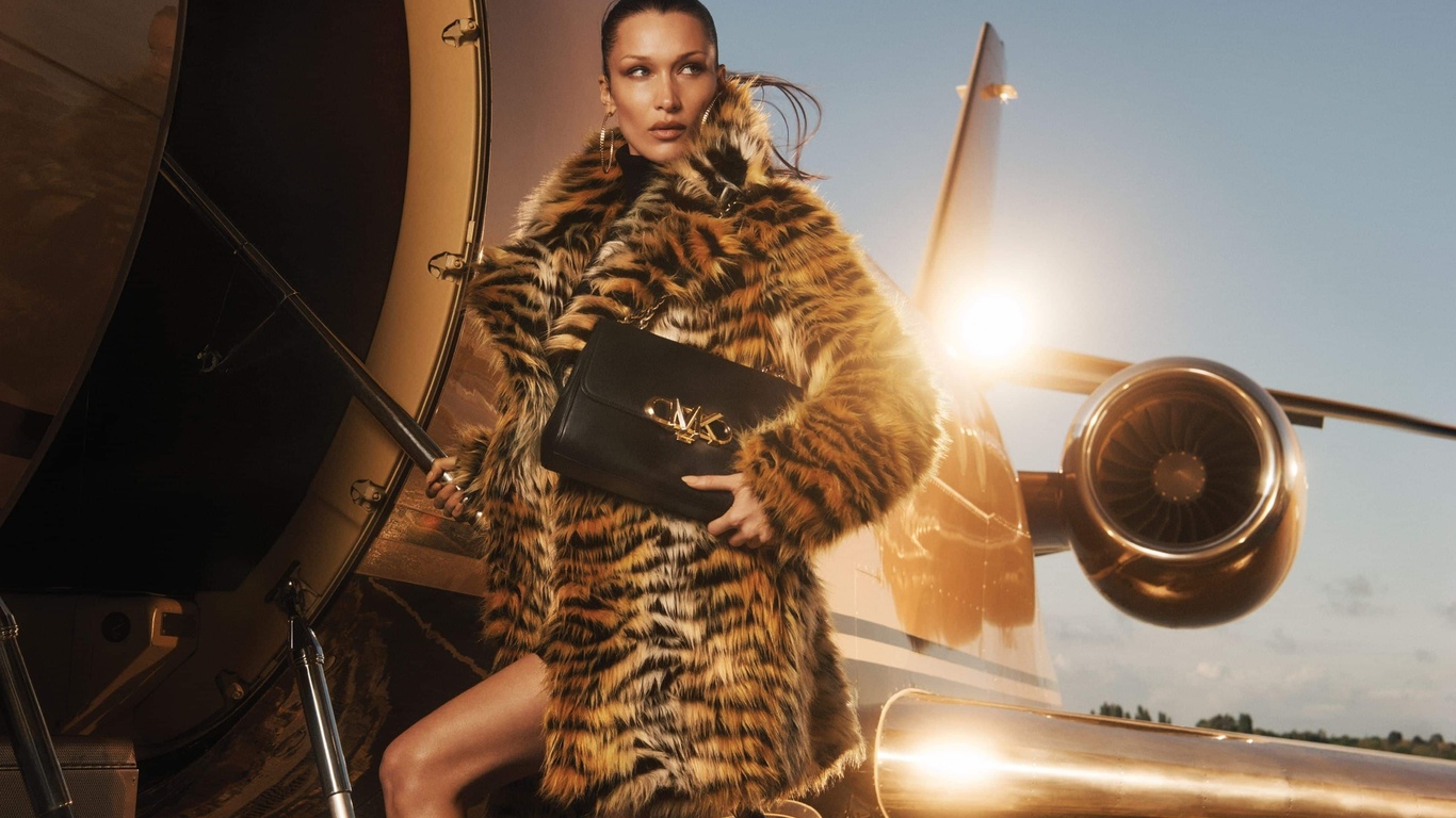 michael kors, 2022 autumn winter collection, bella hadid, luxury jet