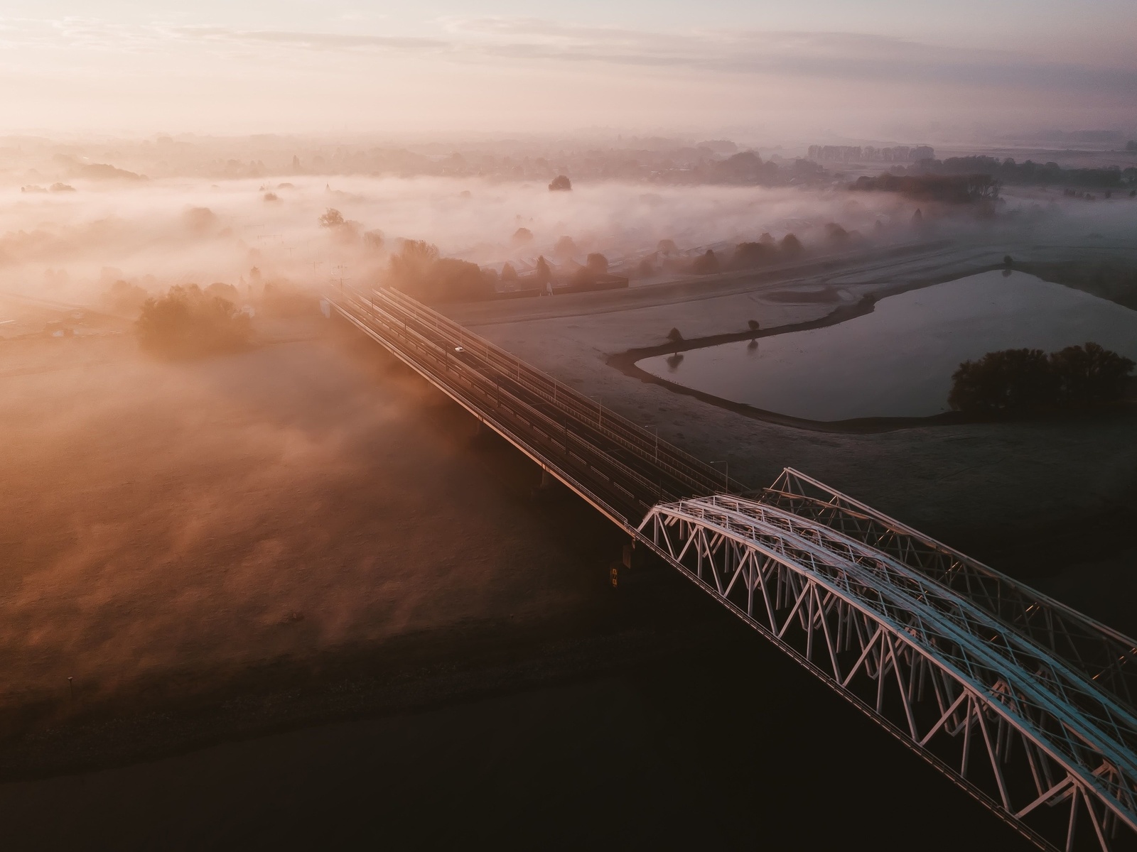 mist, early morning sunrise, ijssel-river, holland