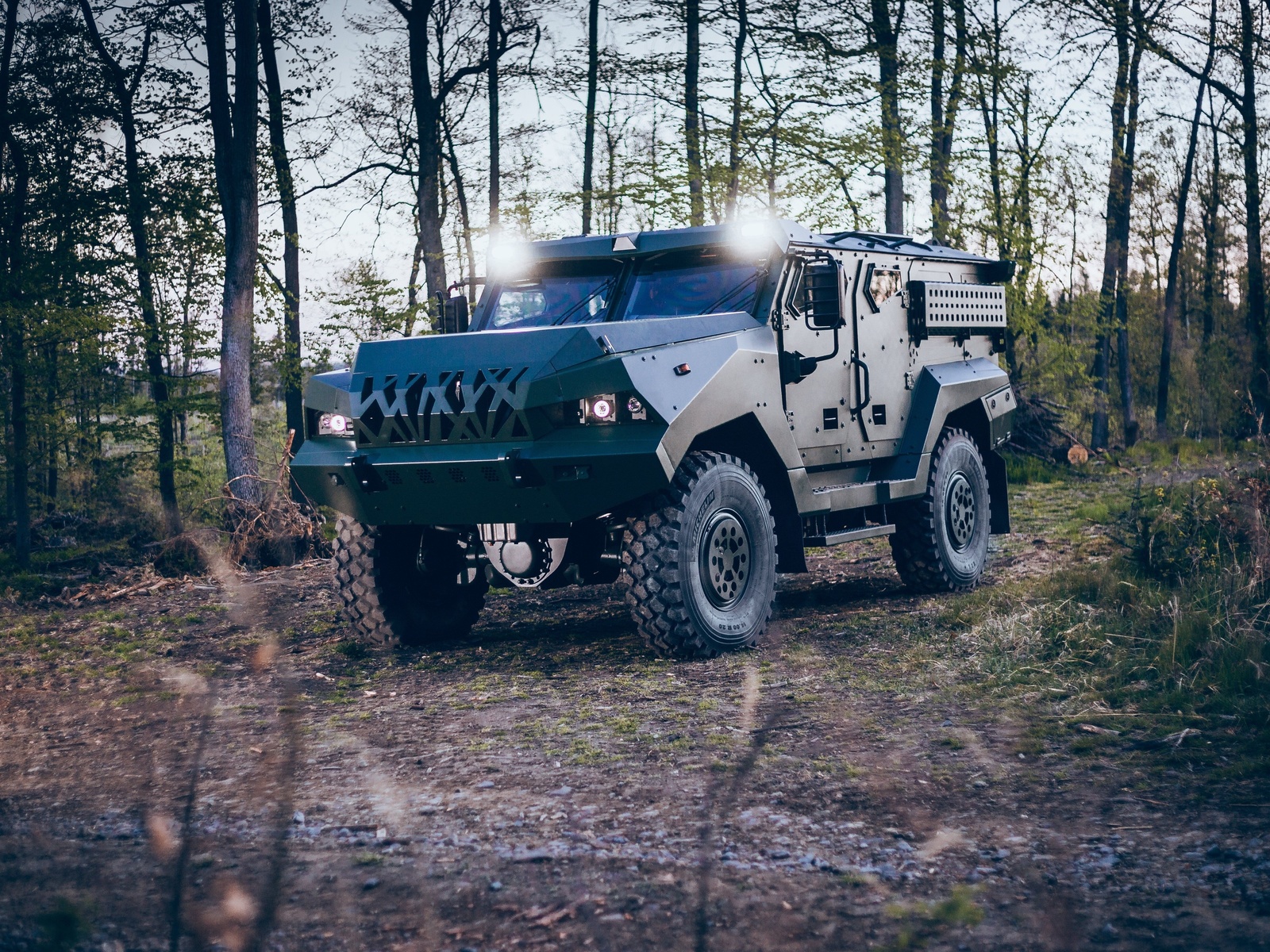 patriot ii, armoured tactical vehicle, excalibur army, czech republic