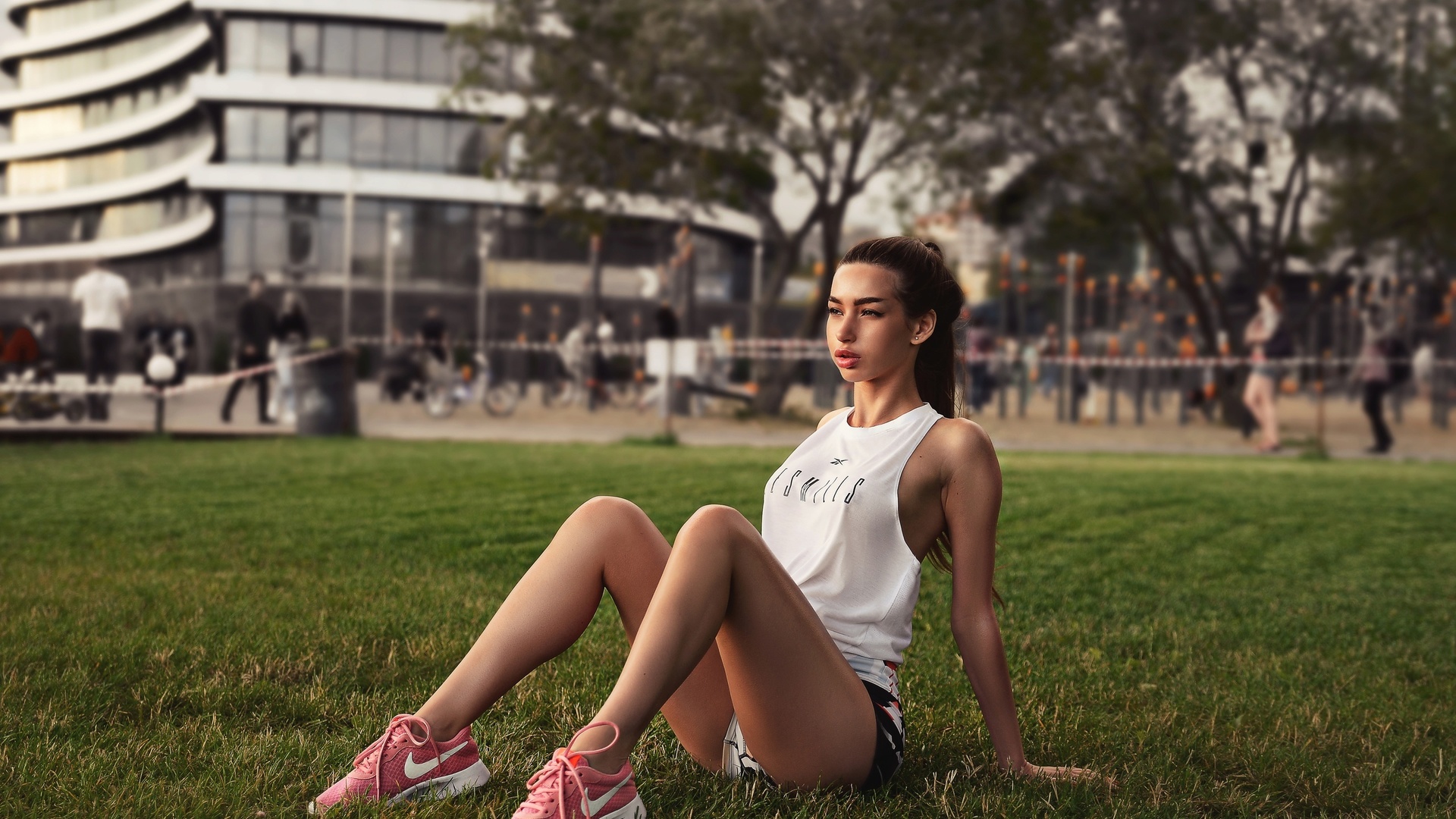 brunette, model, women, women outdoors, sportswear, t-shirt, white t-shirt, nike, sneakers, grass, shorts, trees, ponytail, people, public